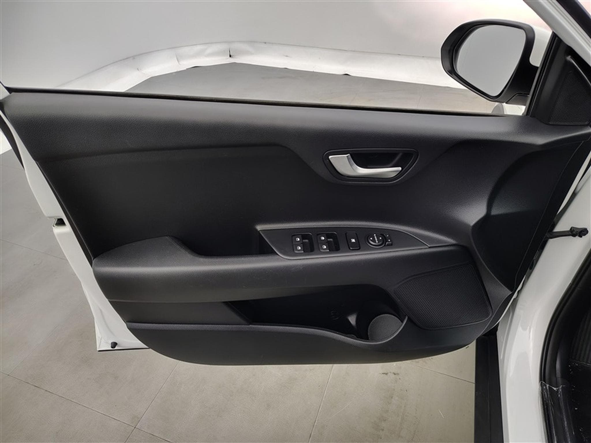 Kia Stonic 1.0 T-GDi 120cv DCT Pulse CARPLAY / CAMERA / JA 16" (2023) - Photo 17