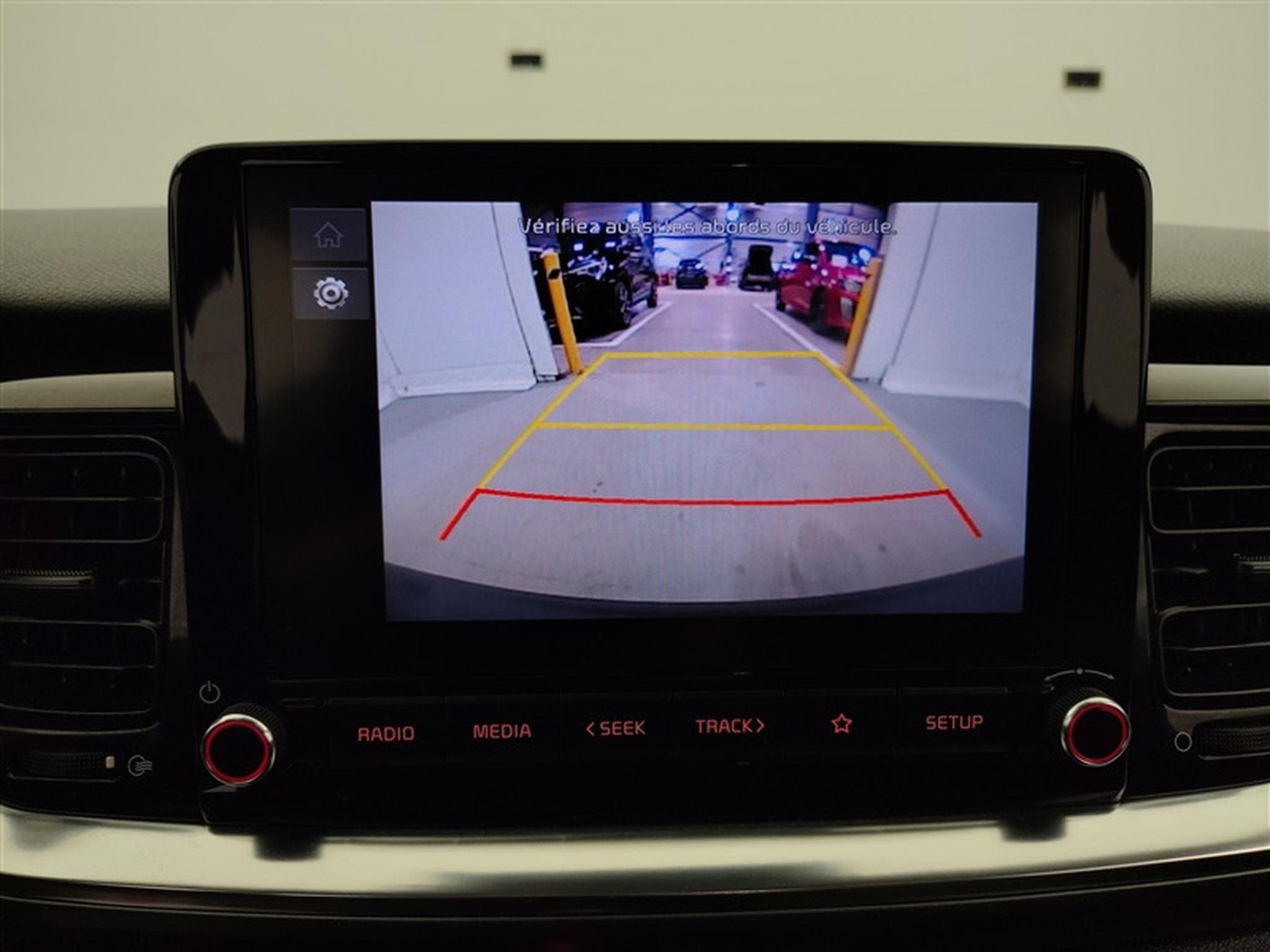 Kia Stonic 1.0 T-GDi 120cv DCT Pulse CARPLAY / CAMERA / JA 16" (2023) - Photo 18