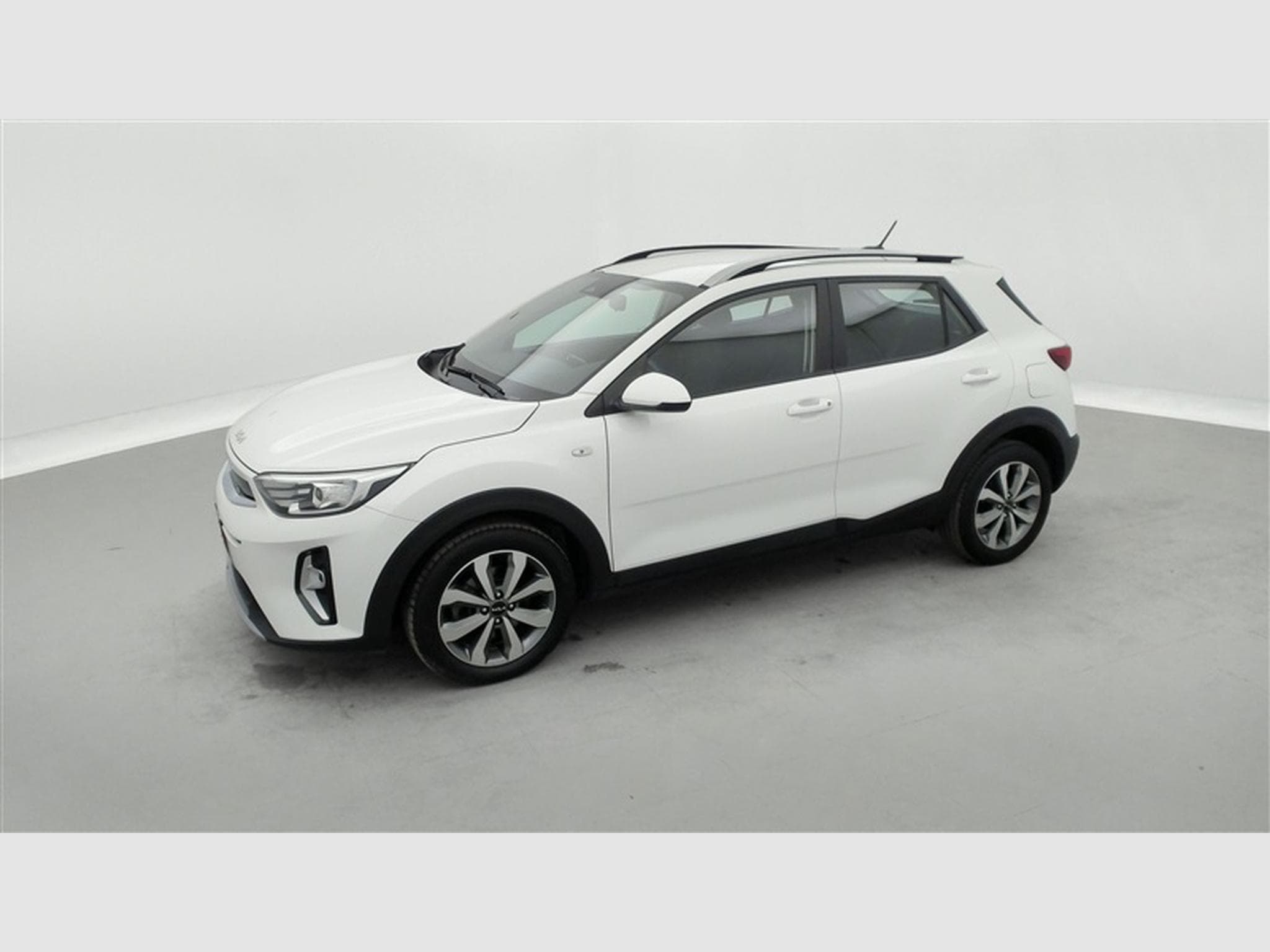 Kia Stonic 1.0 T-GDi 120cv DCT Pulse CARPLAY / CAMERA / JA 16" (2023) - Photo 21