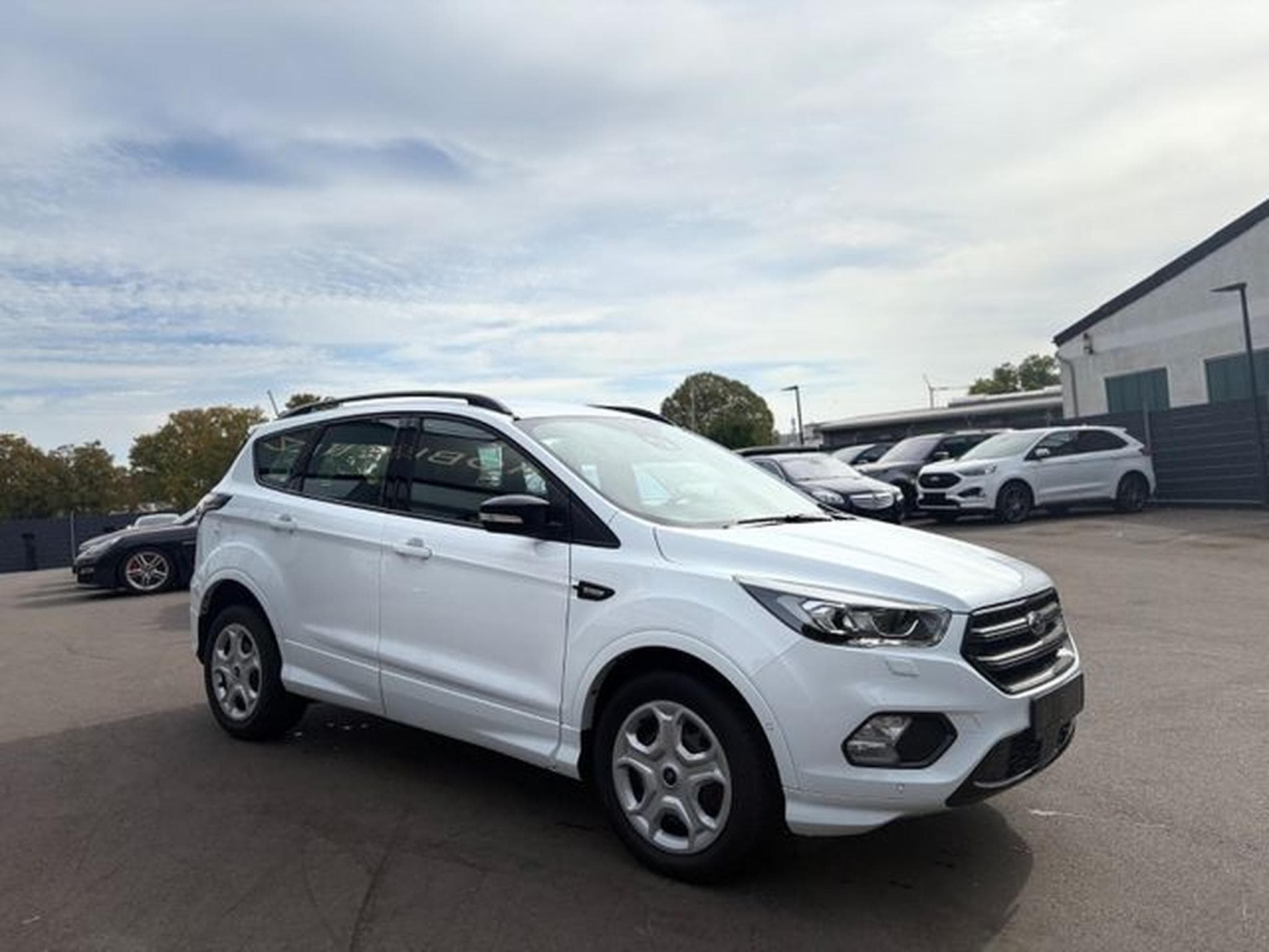 Ford Kuga KUGA *ST-LINE*NAVI*PDC*SITZHEIZUNG*AUTOMATIK* (2019) - Photo 6