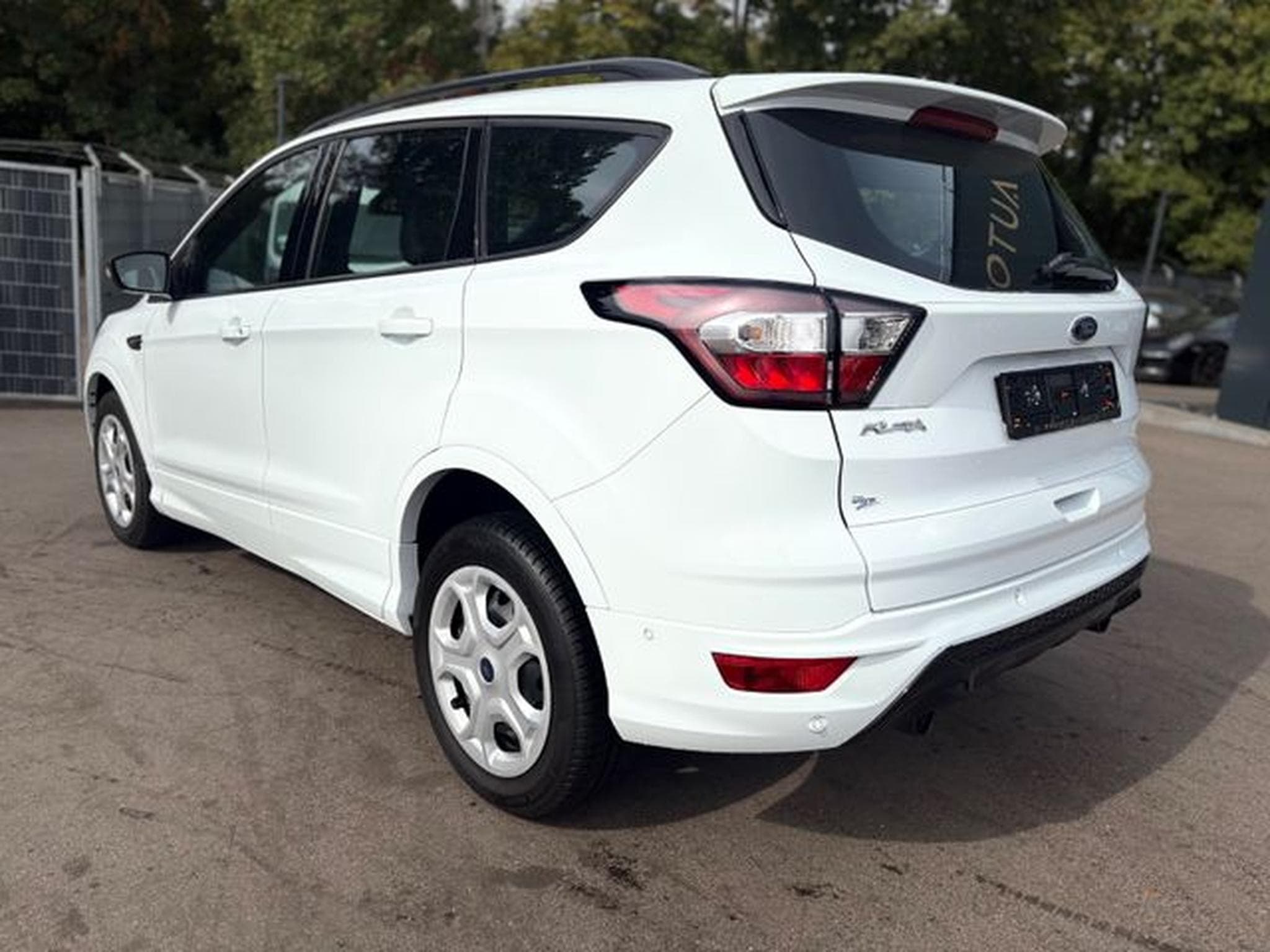 Ford Kuga KUGA *ST-LINE*NAVI*PDC*SITZHEIZUNG*AUTOMATIK* (2019) - Photo 10