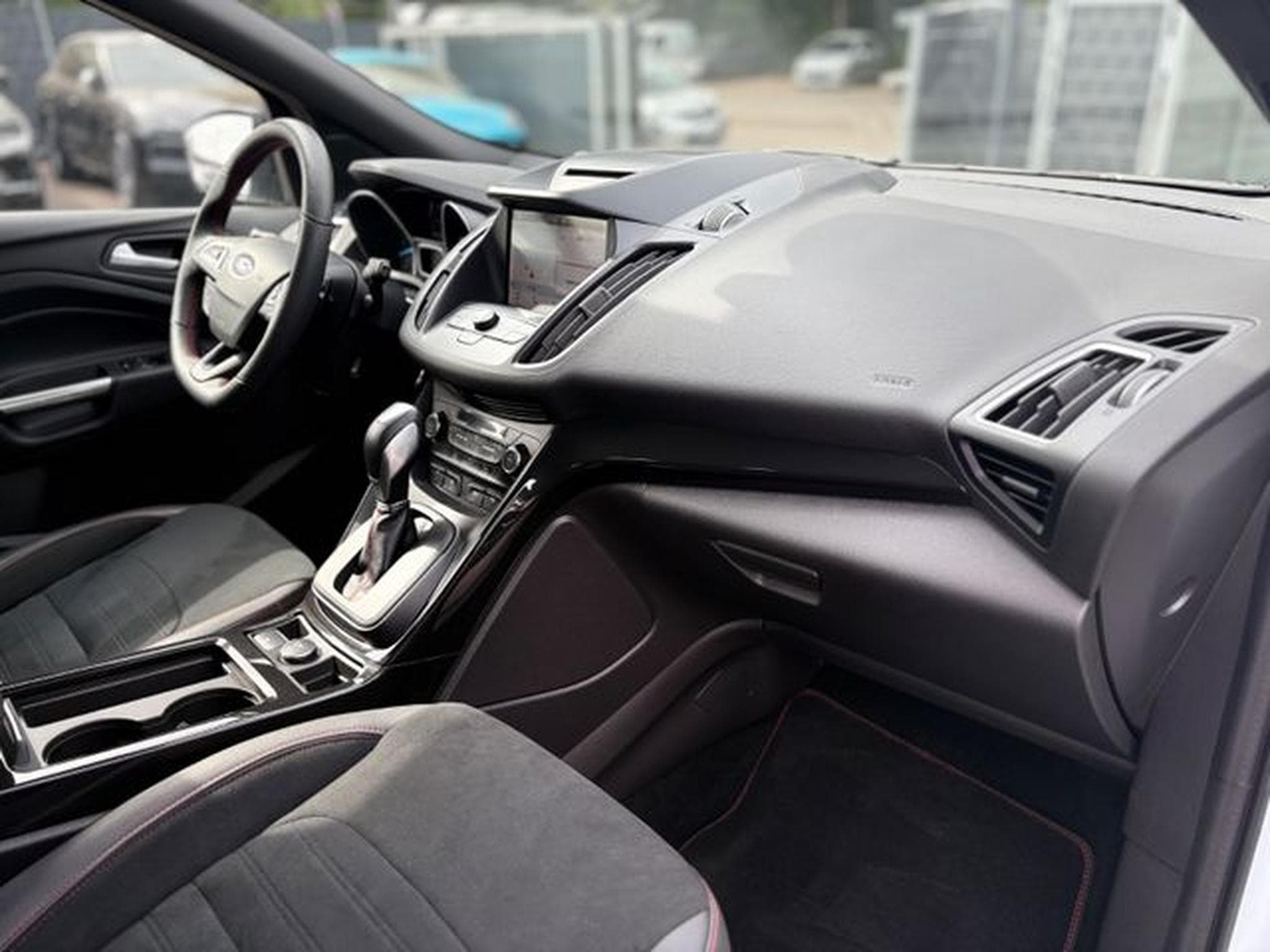 Ford Kuga KUGA *ST-LINE*NAVI*PDC*SITZHEIZUNG*AUTOMATIK* (2019) - Photo 15