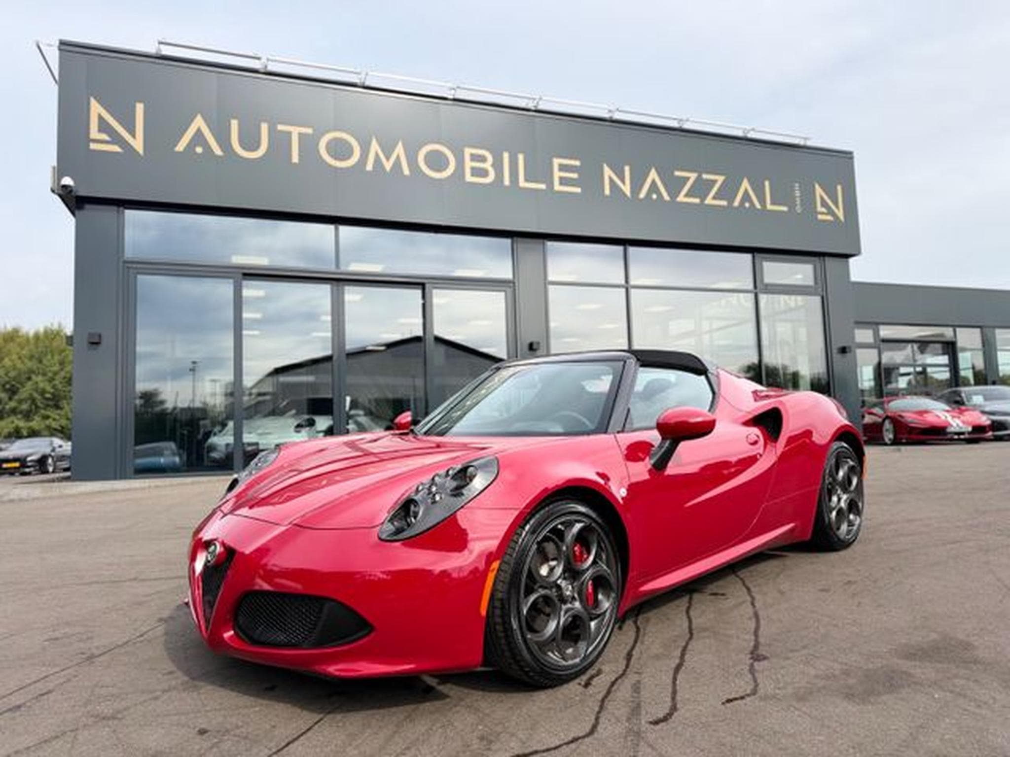 Alfa-Romeo 4C 4C SPIDER 1750 TBi*2.HD*CARBON*ROSSO ALFA*U-FREI (2016) - Photo 2