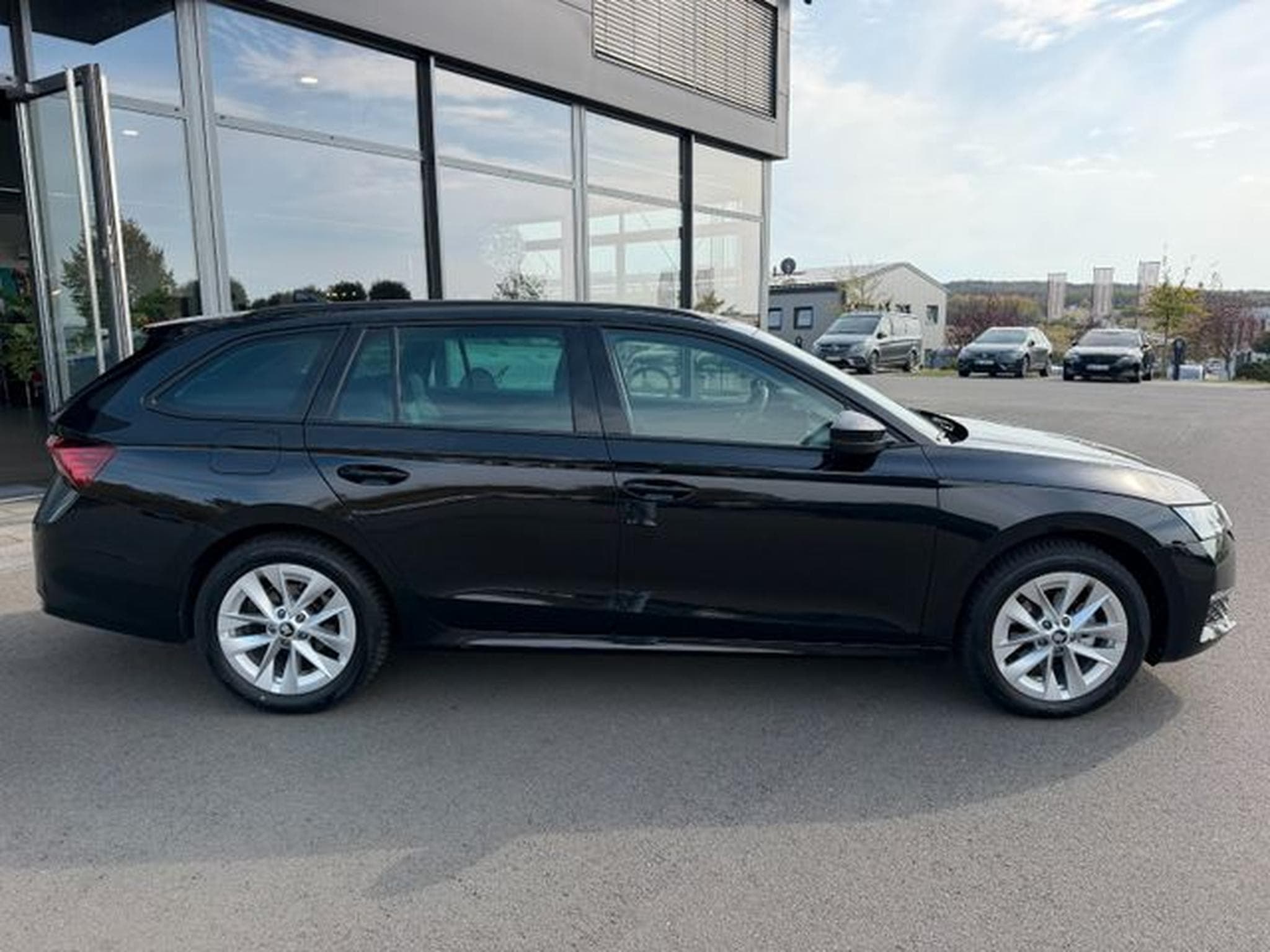 Skoda Octavia Octavia 2.0TDI Selection Kamera Keyless LED ACC (2025) - Photo 5
