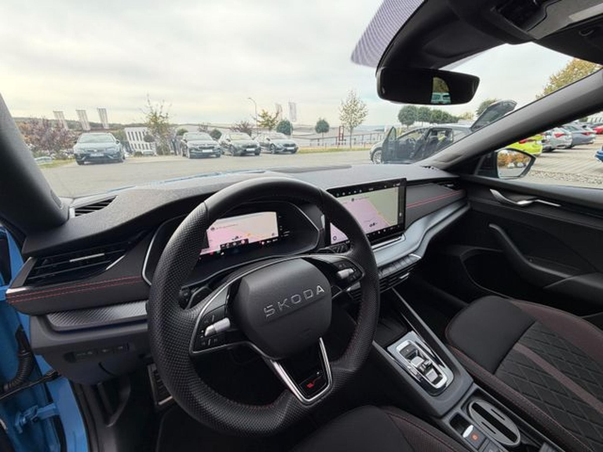 Skoda Octavia Octavia Kombi 2.0TSI RS AHK Standhz Canton 360° (2025) - Photo 13