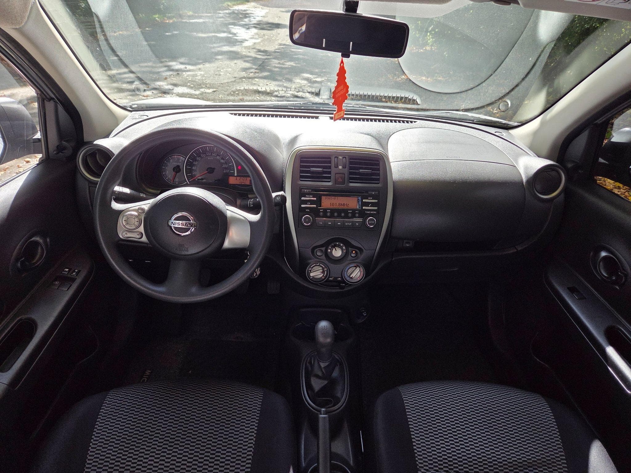 Nissan Micra 1.2i 80CV (2017) - Photo 3