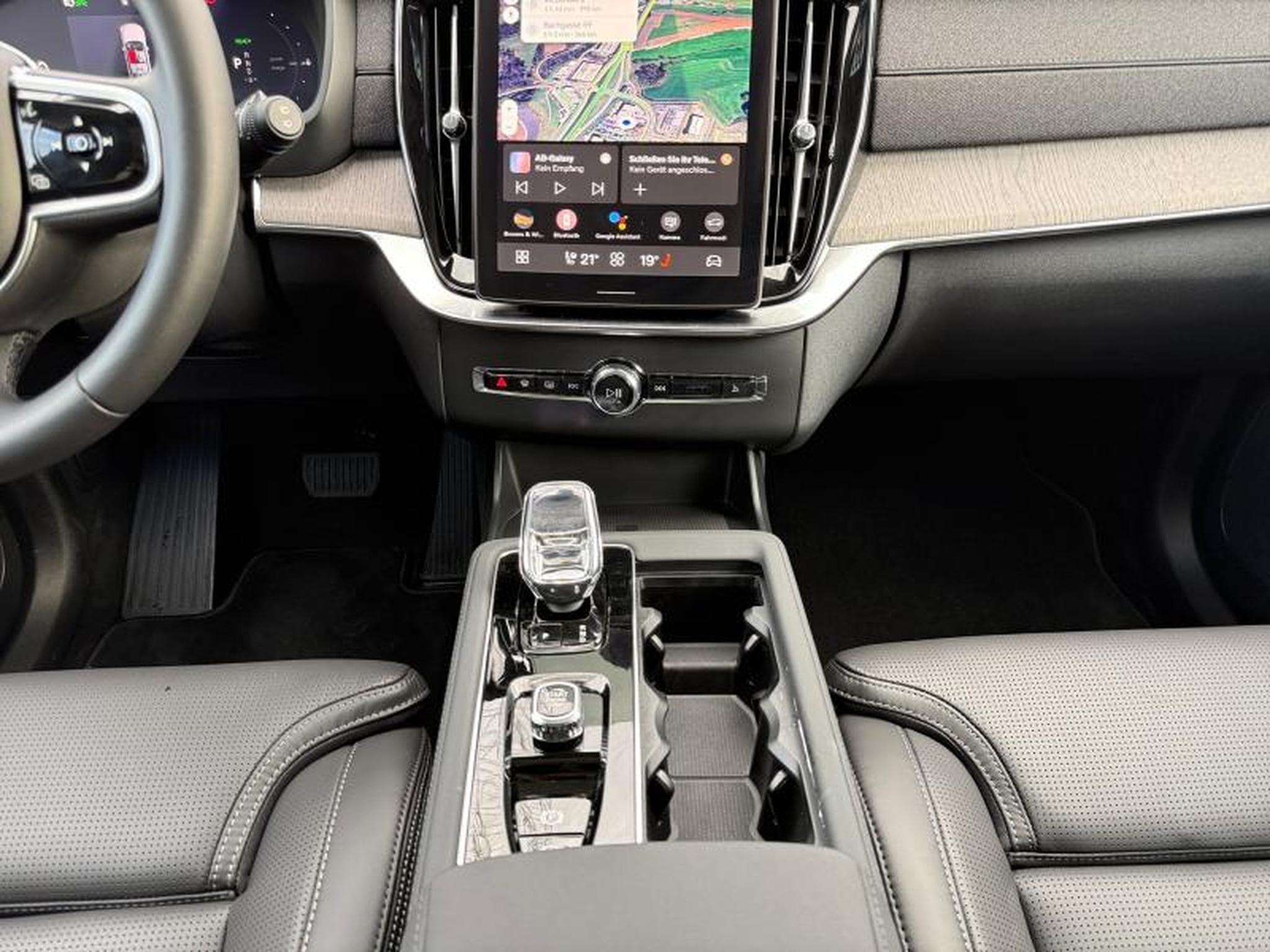 Volvo XC90 T8 Plus Dark / Full Option / Hybride (2026) - Photo 11