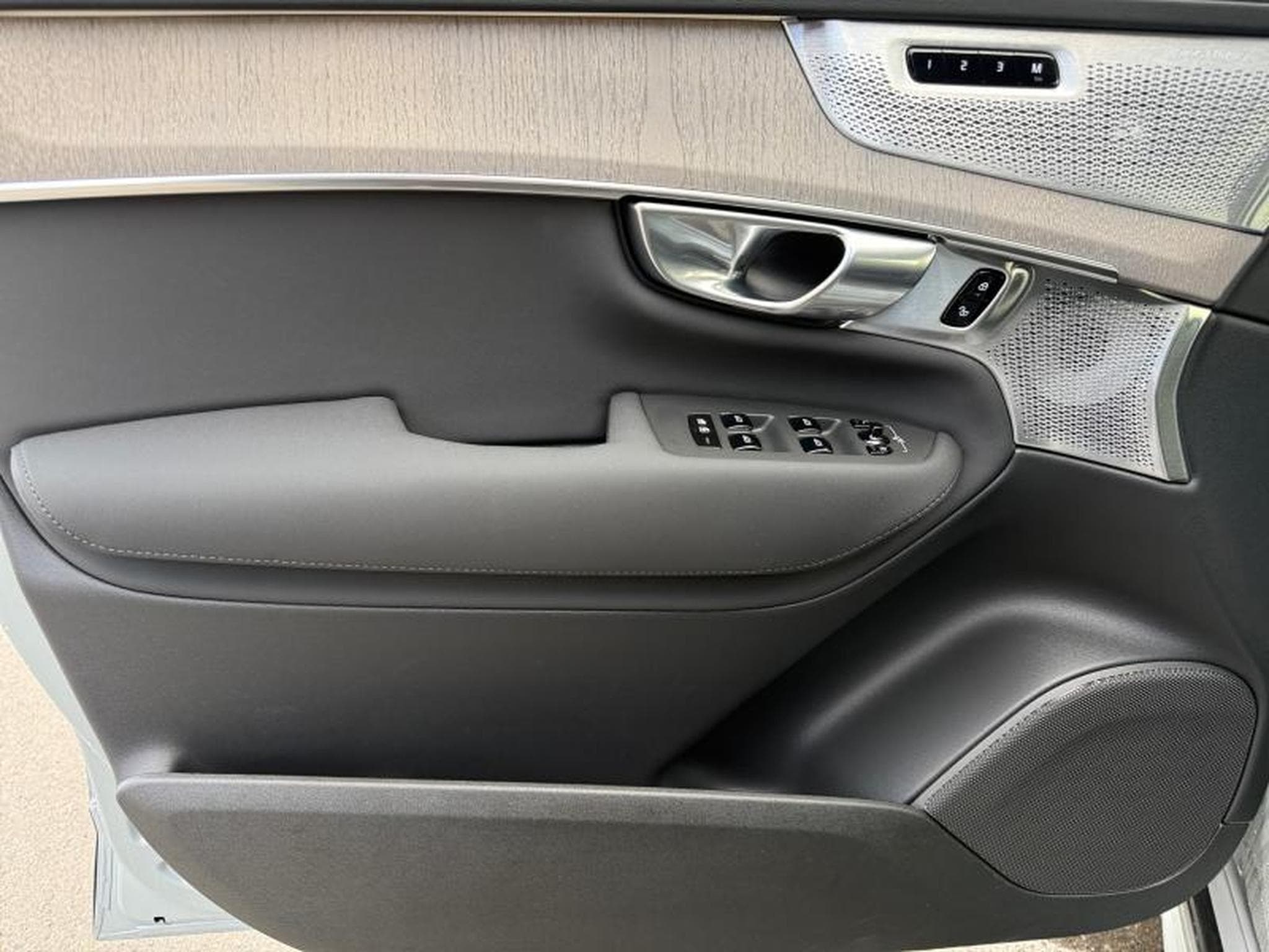 Volvo XC90 T8 Plus Dark / Full Option / Hybride (2026) - Photo 20