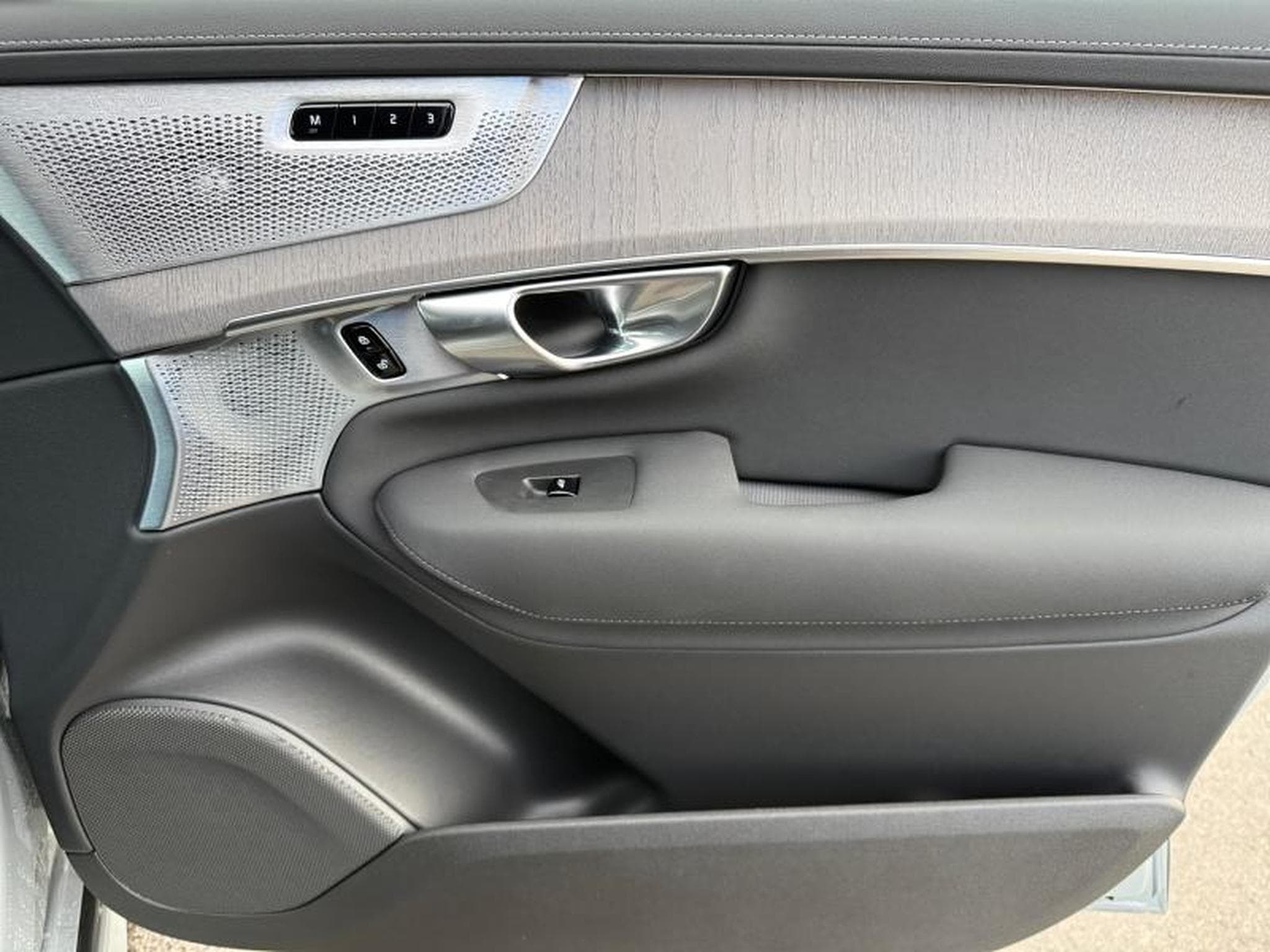 Volvo XC90 T8 Plus Dark / Full Option / Hybride (2026) - Photo 21