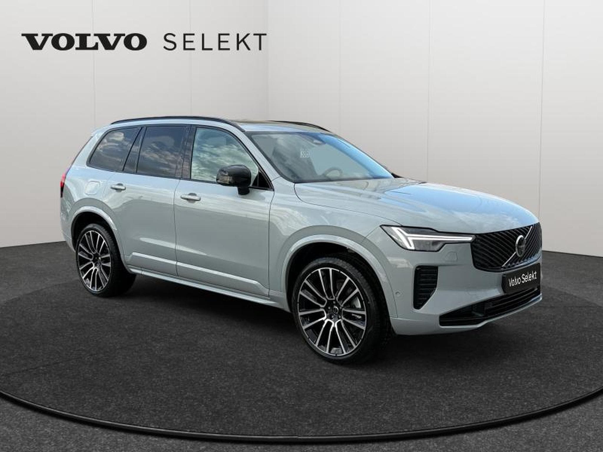 Volvo XC90 T8 Plus Dark / Full Option / Hybride (2026) - Photo 8