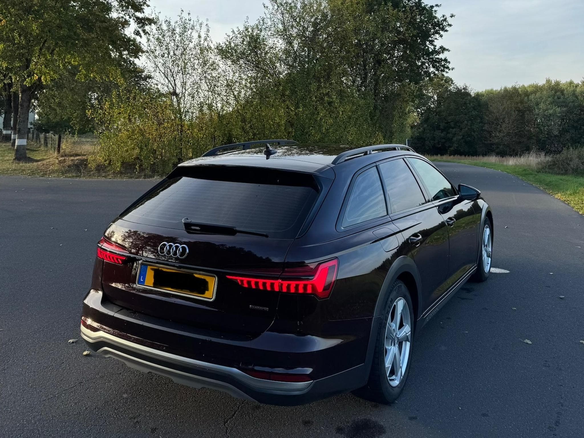 Audi A6 Allroad 45 TDi (2019) - Photo 2