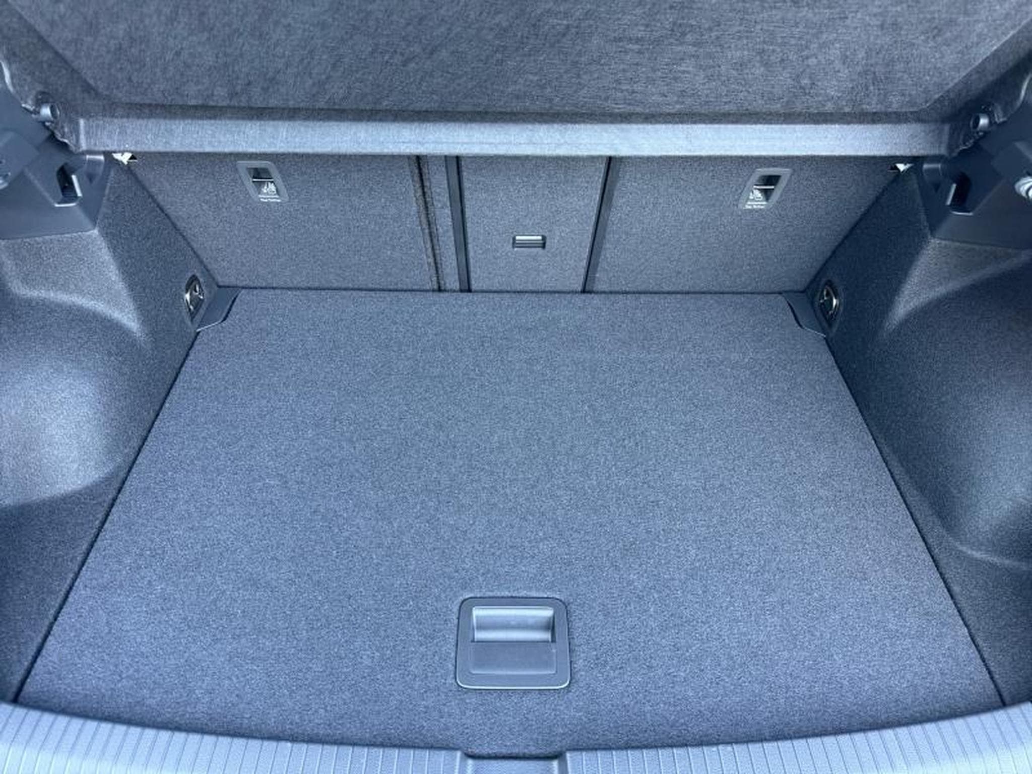 VW T-Roc New Life 30 Years Edition DSG / Essence (2026) - Foto 18