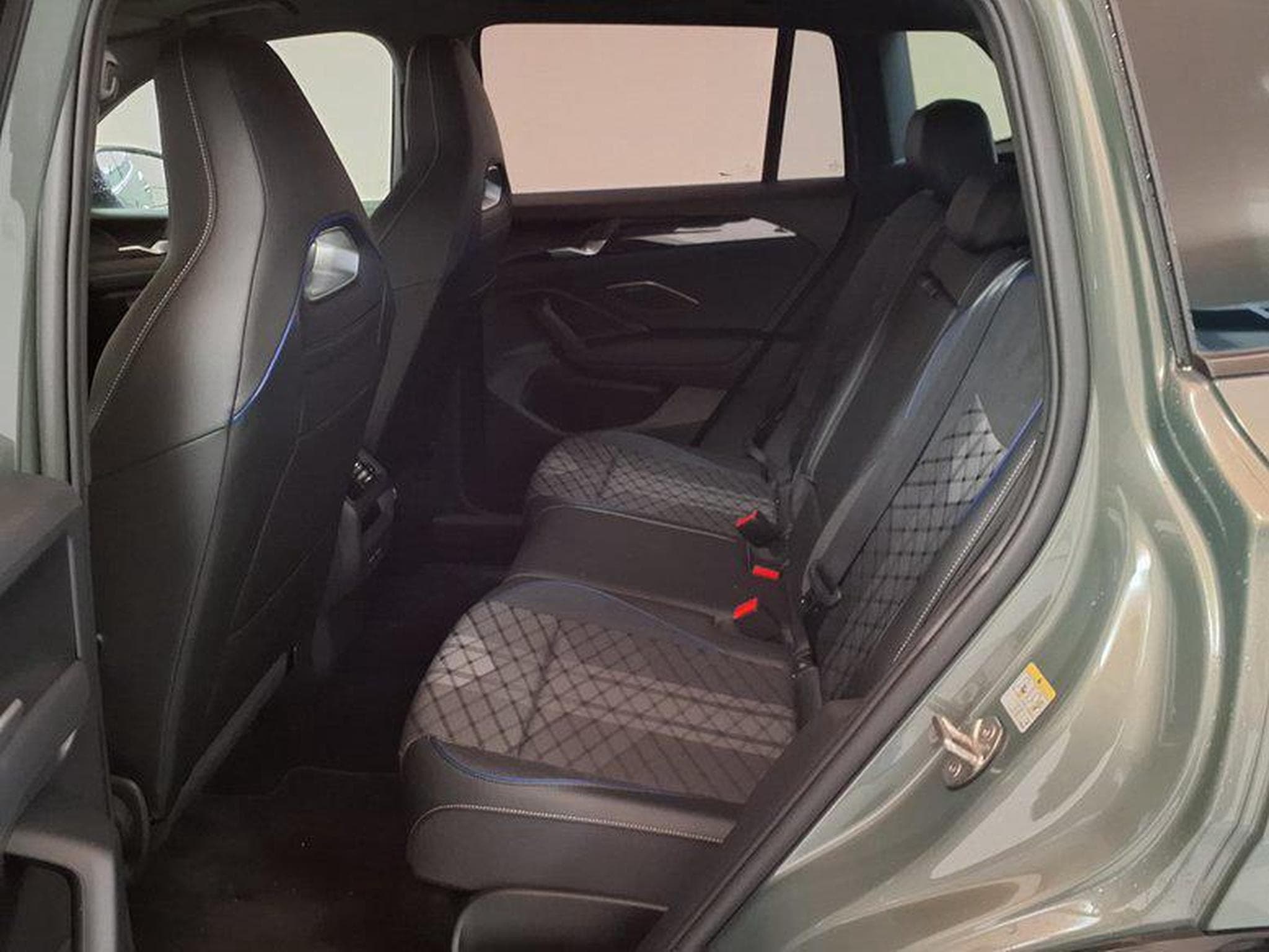 VW Tiguan R-Line 2.0 TSI 7-Gang-DSG 4MOTION (2026) - Foto 10