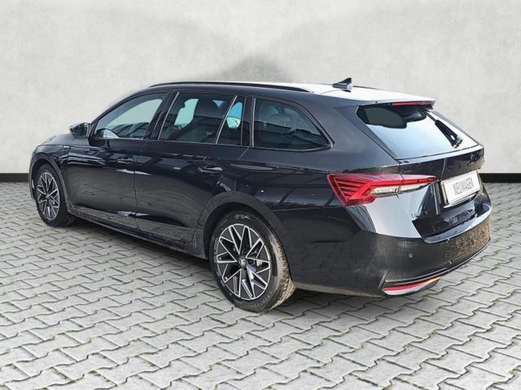 Skoda Octavia 2.0 TSI 150 kW 4x4 Sportline (2026) - Foto 5