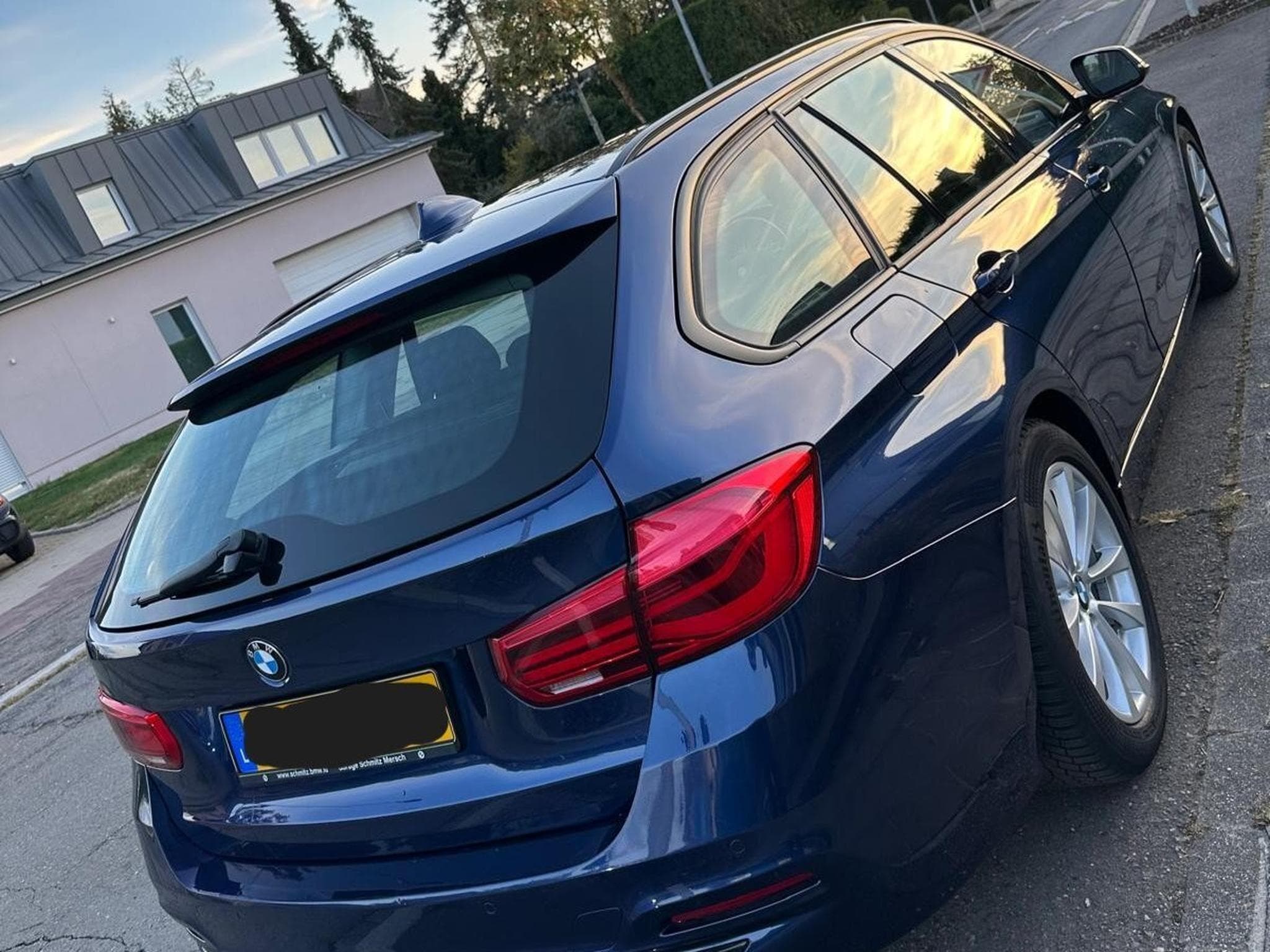 BMW 318 (2019) - Photo 2