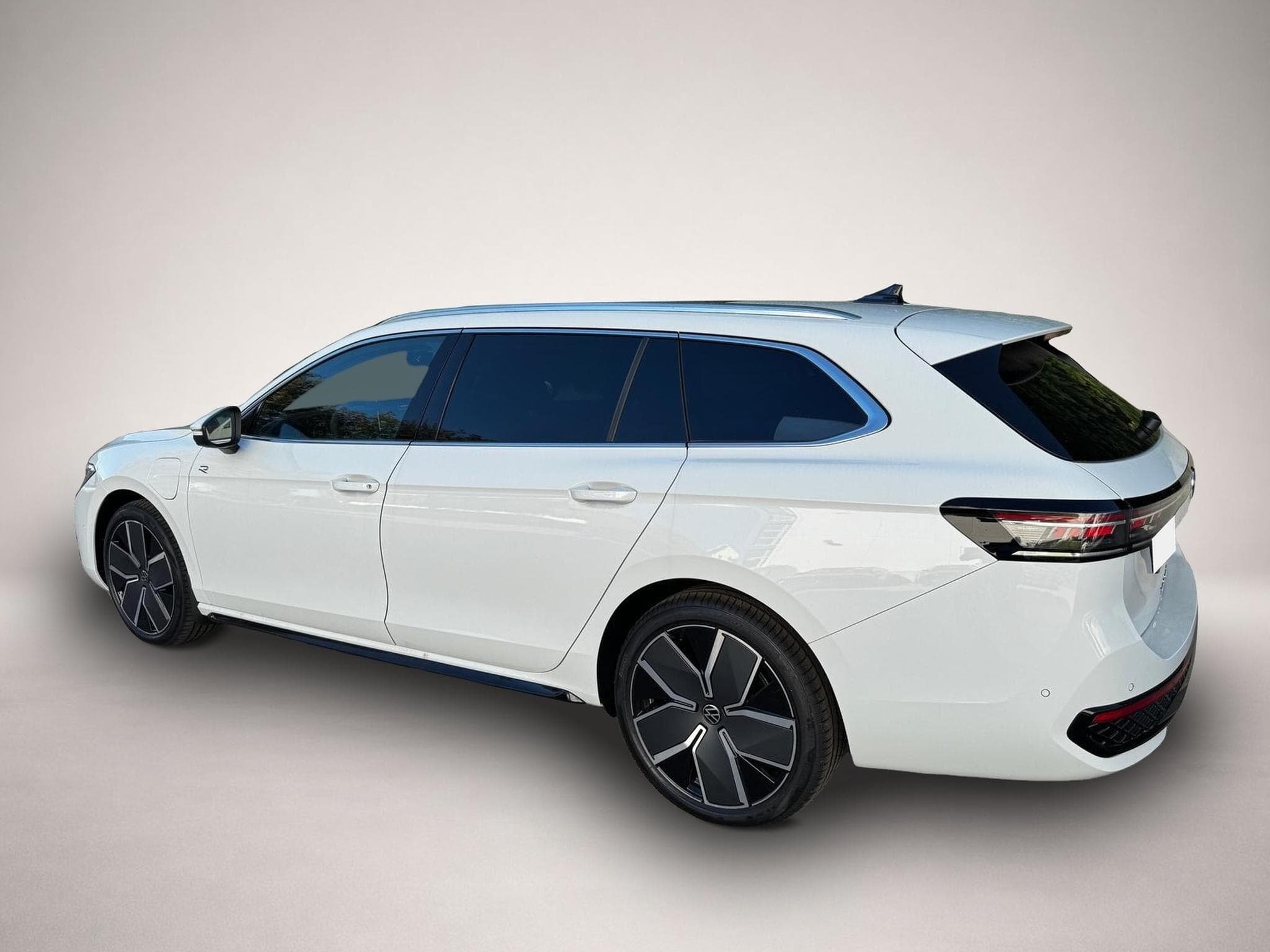 VW Passat (2026) - Photo 2