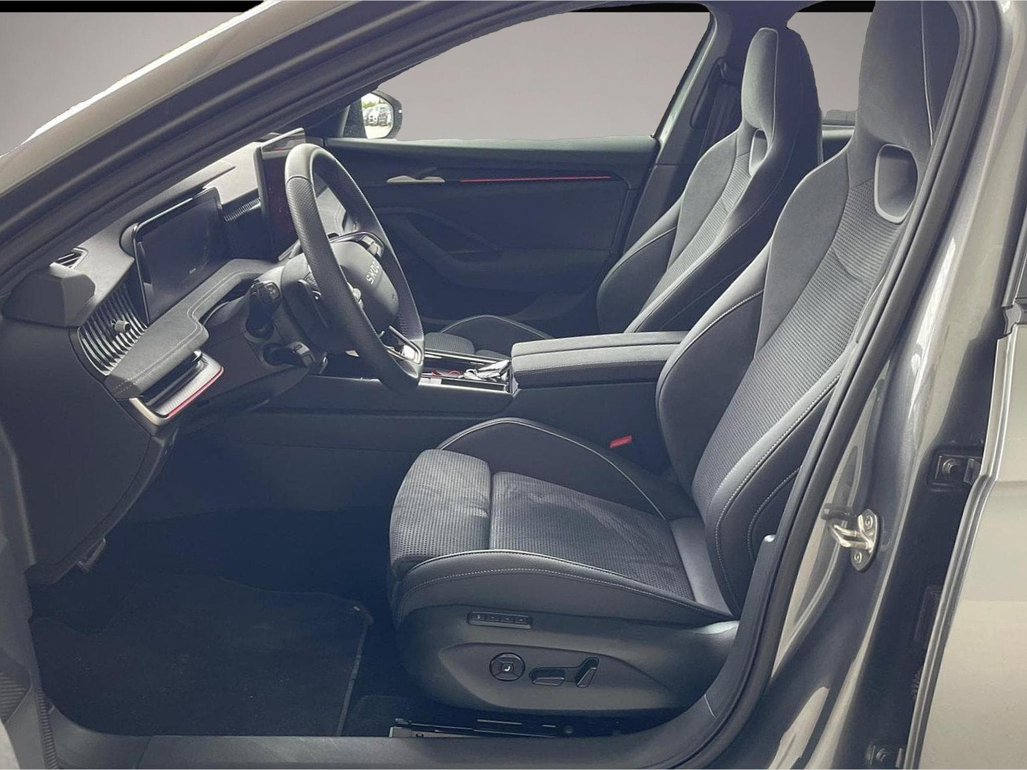 Skoda Superb (2025) - Photo 4