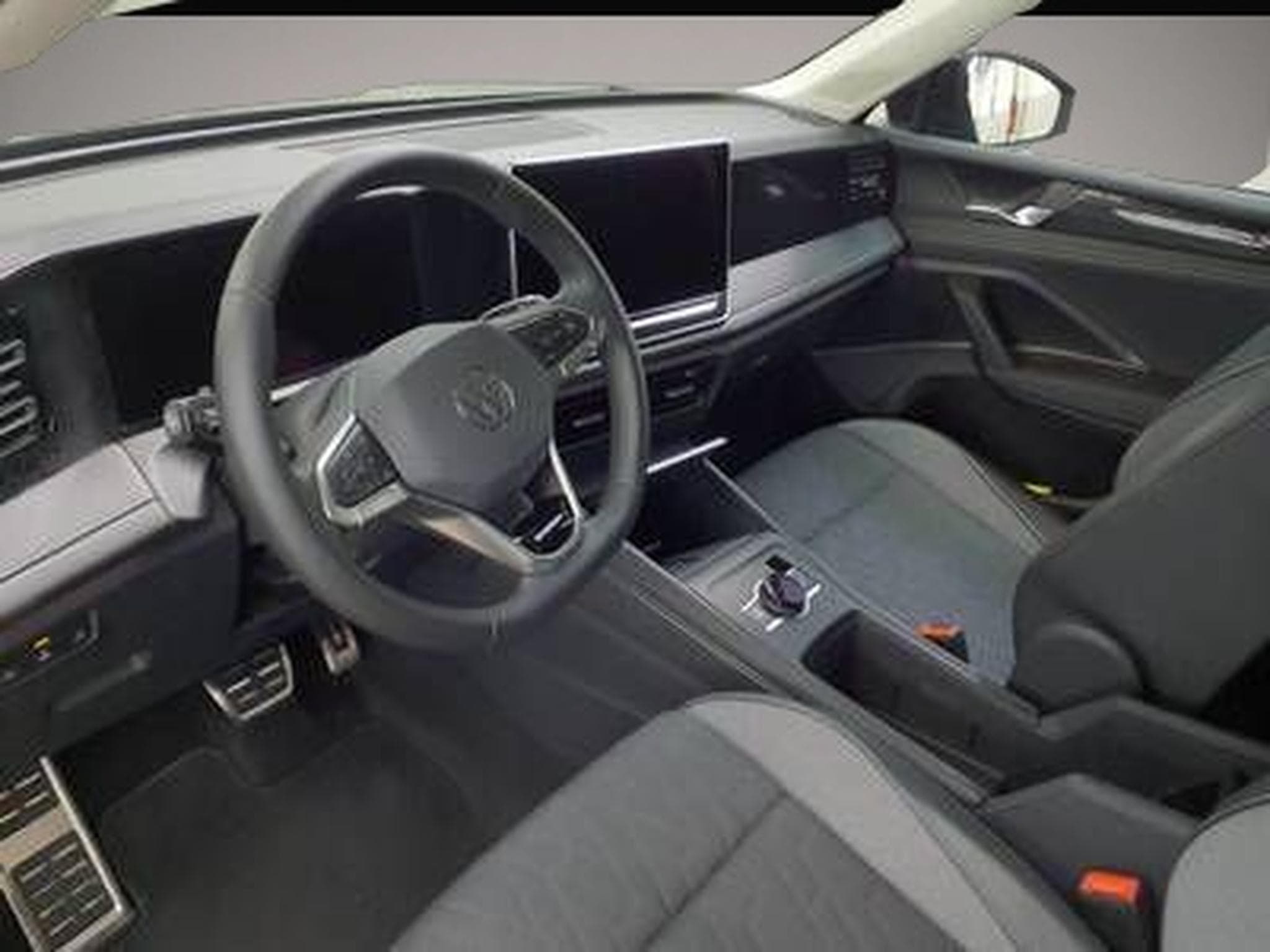 VW Tiguan (2025) - Photo 3