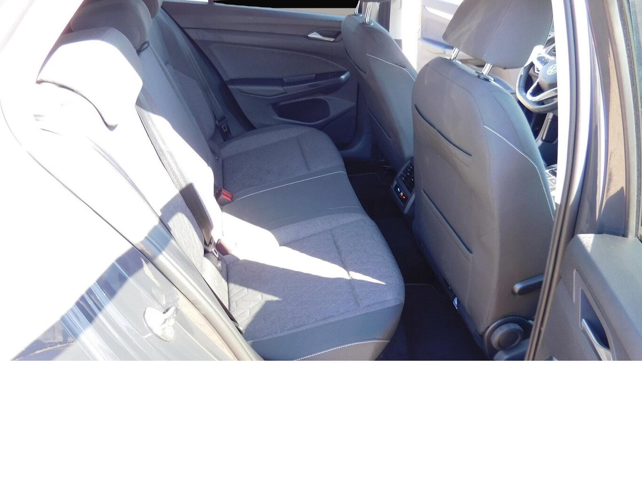 VW Golf (2024) - Photo 4