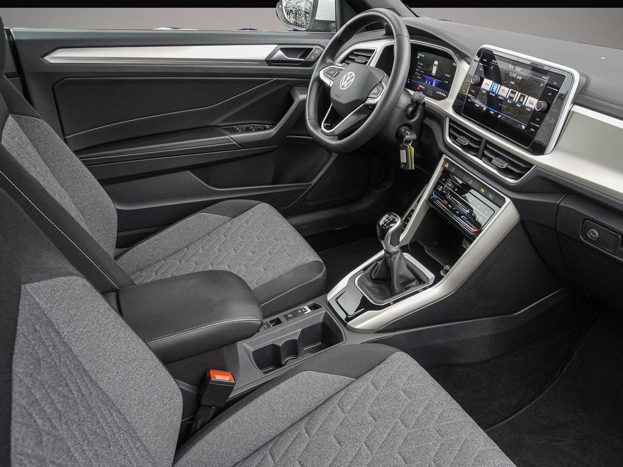 VW T-Roc (2024) - Photo 6