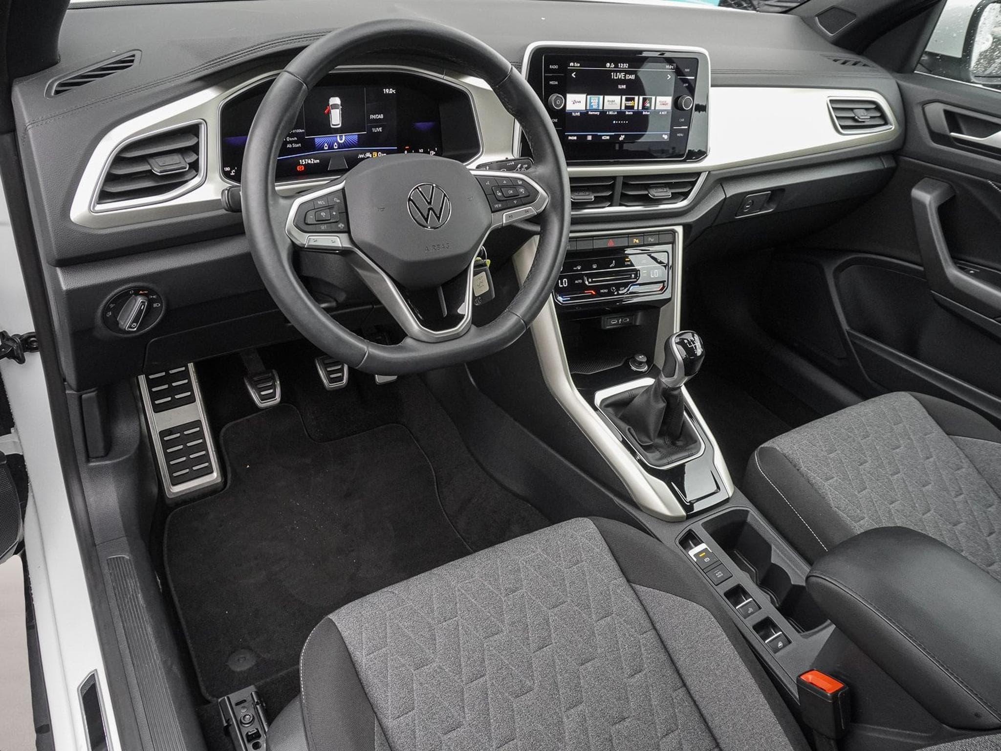 VW T-Roc (2024) - Photo 7
