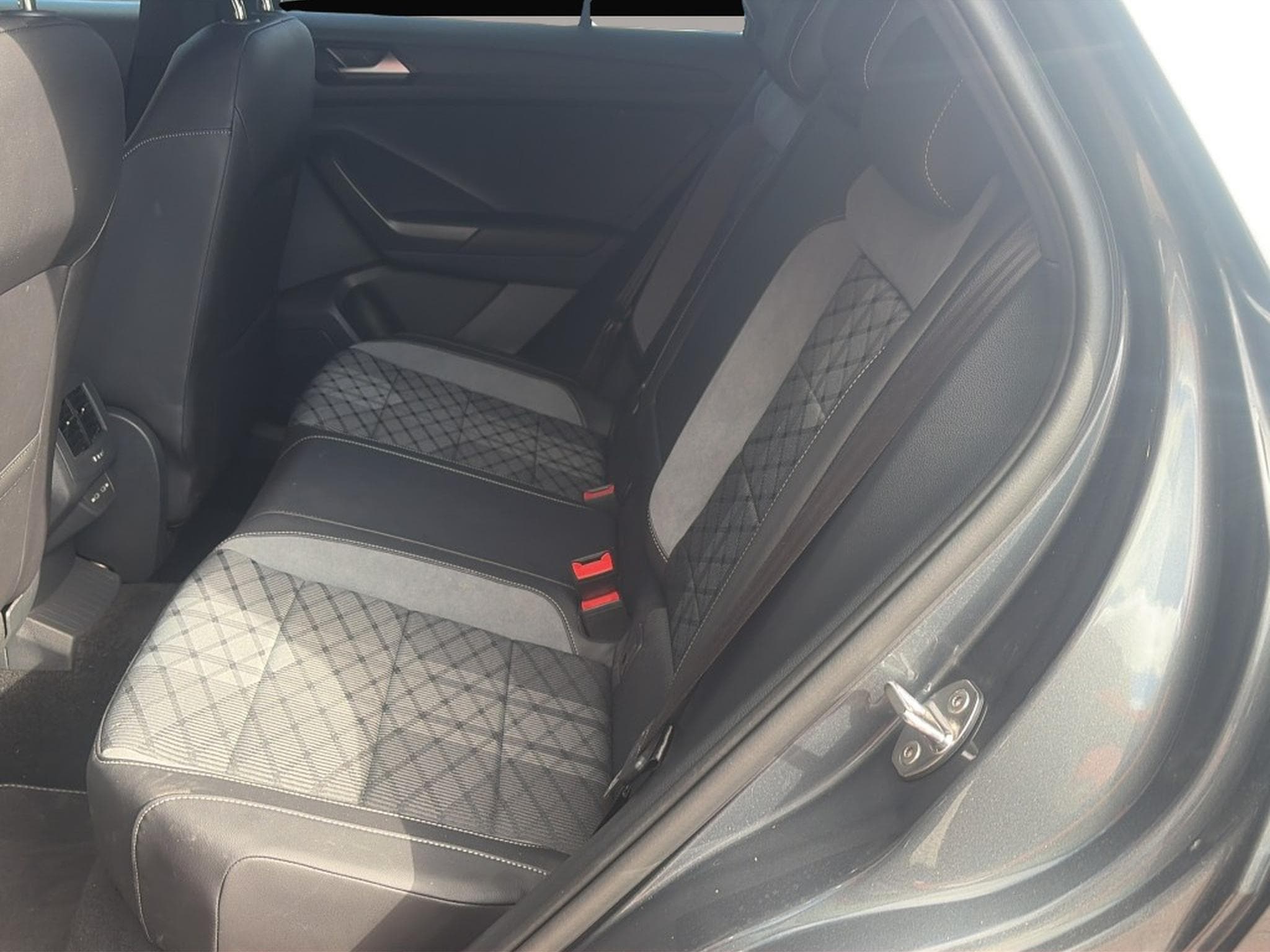 VW T-Roc (2025) - Photo 6