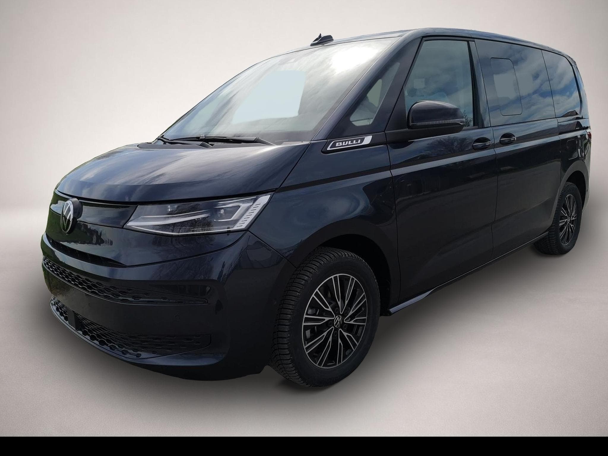 VW Multivan (2026) - Photo 1