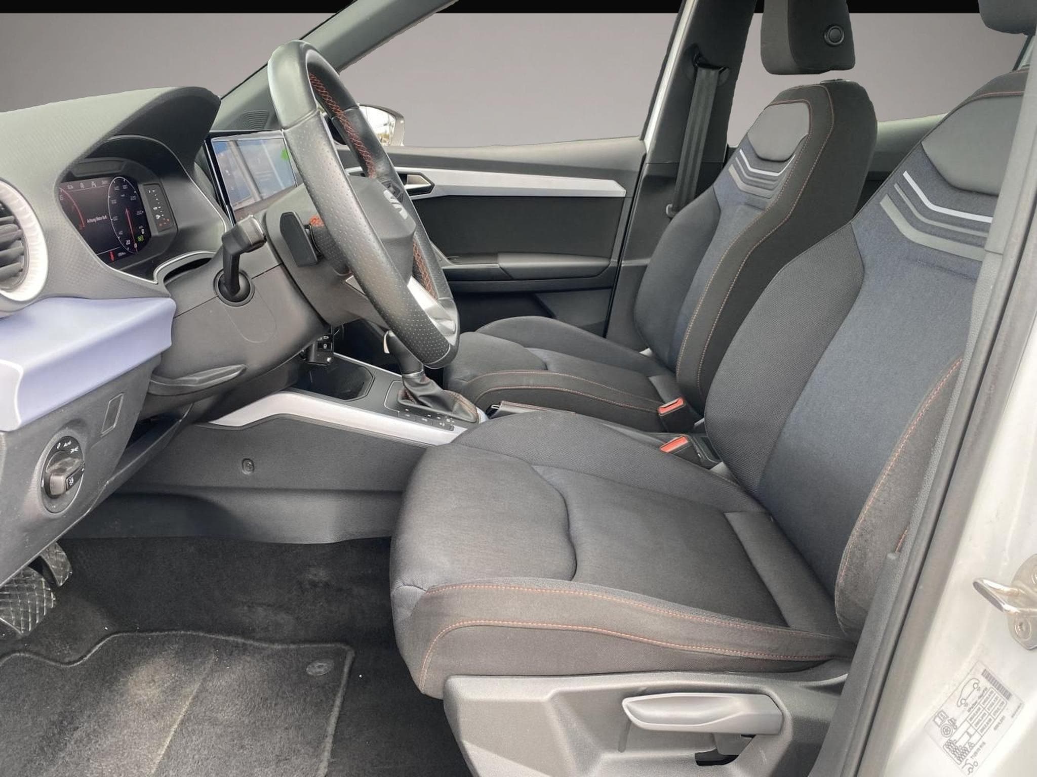 Seat Arona (2023) - Photo 8