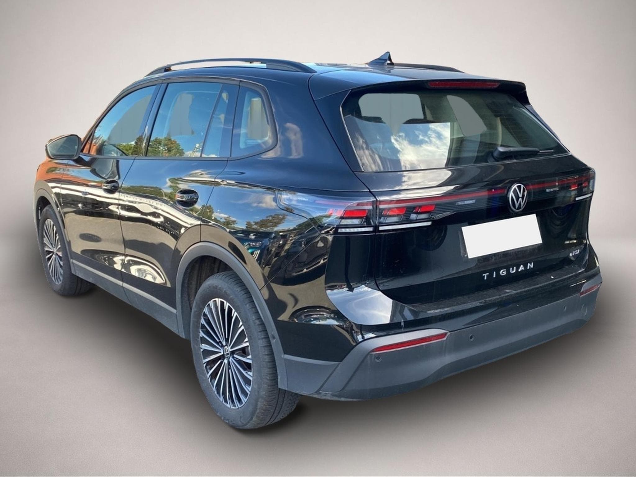 VW Tiguan (2025) - Photo 3