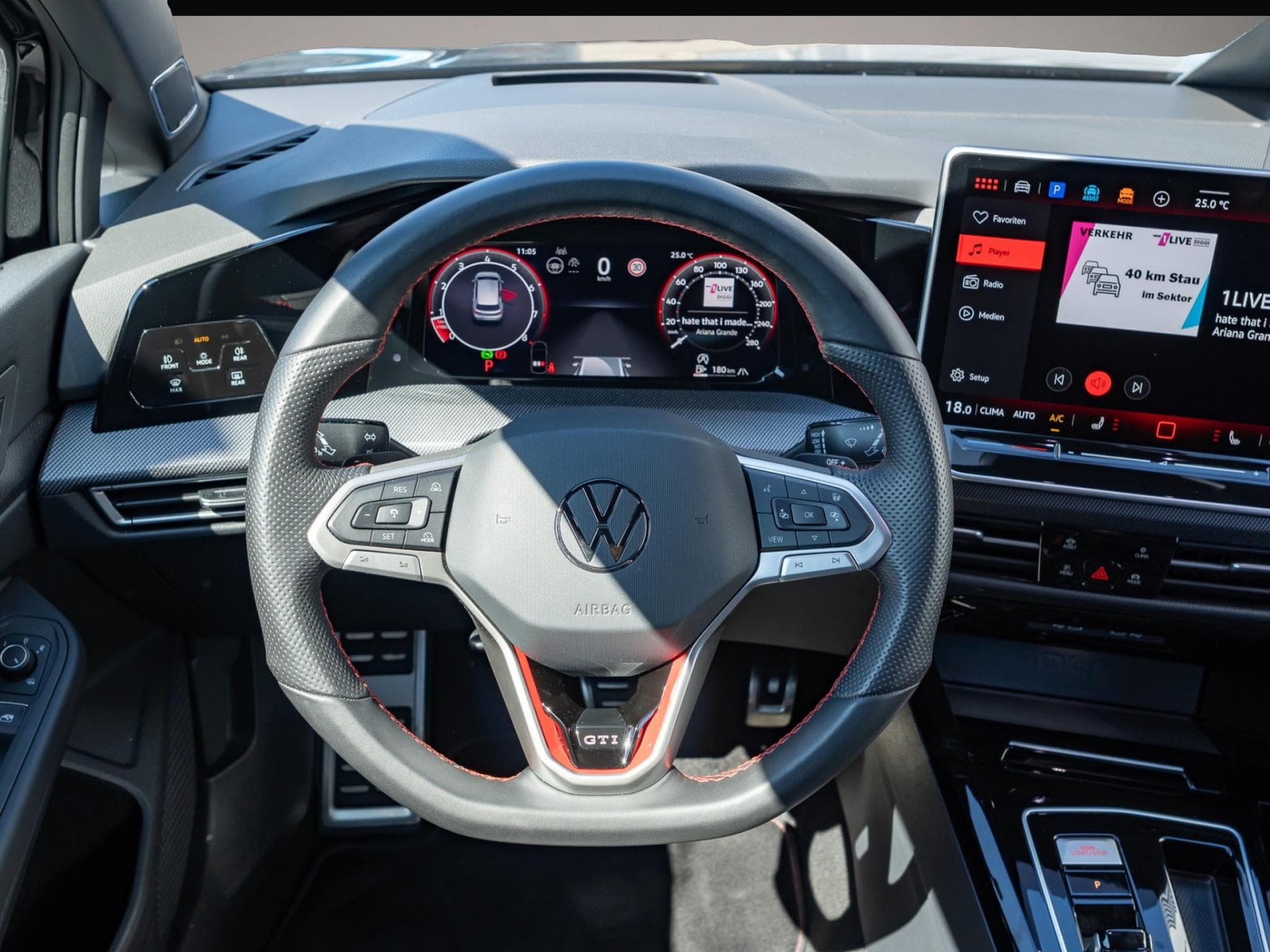 VW Golf (2025) - Photo 6