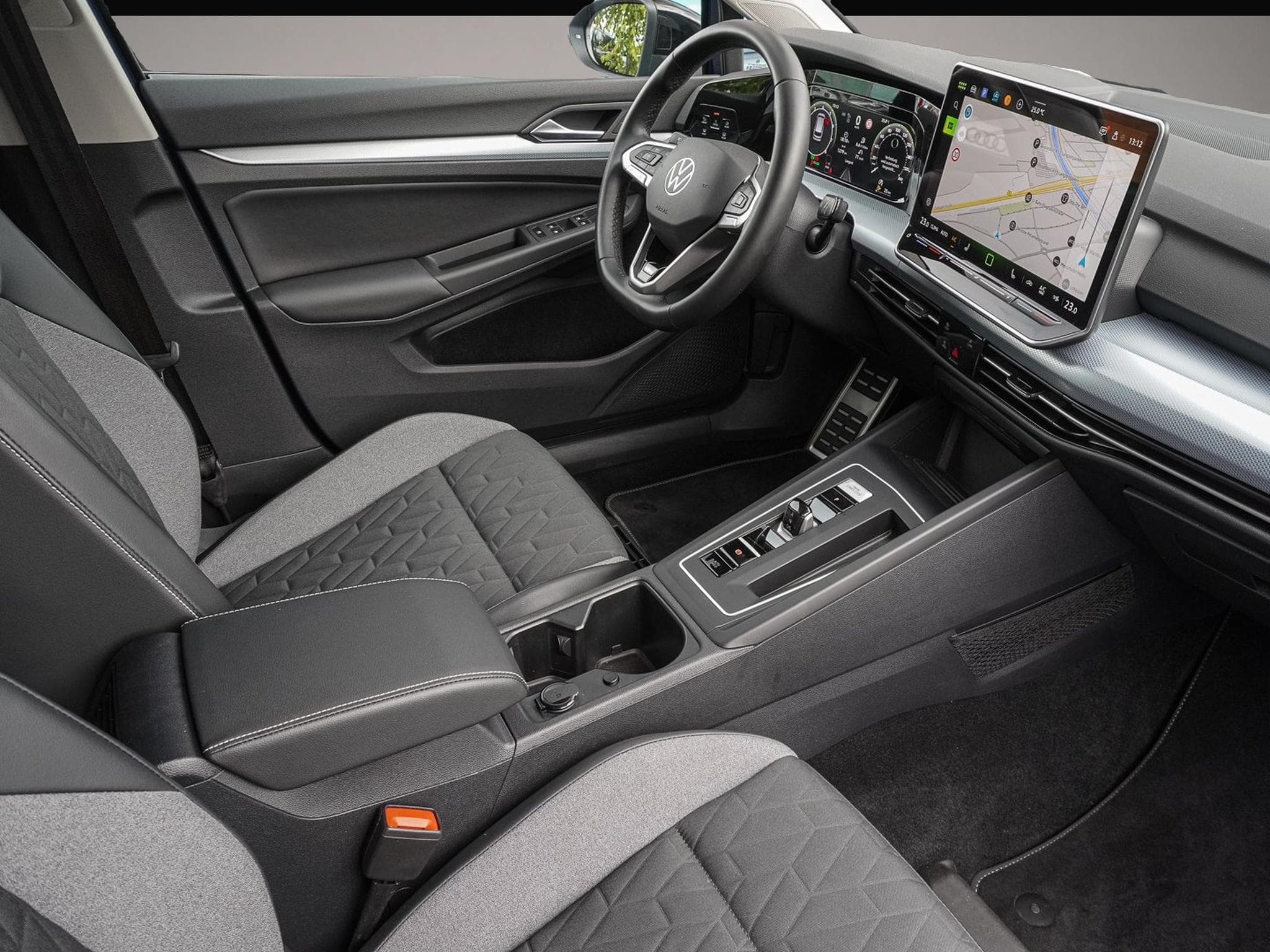 VW Golf (2025) - Photo 6