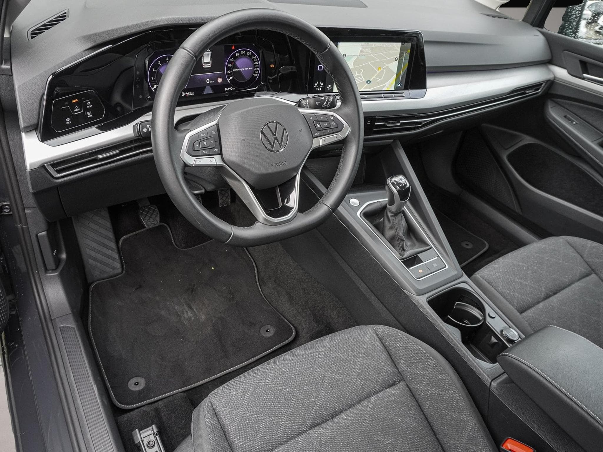 VW Golf (2024) - Photo 4