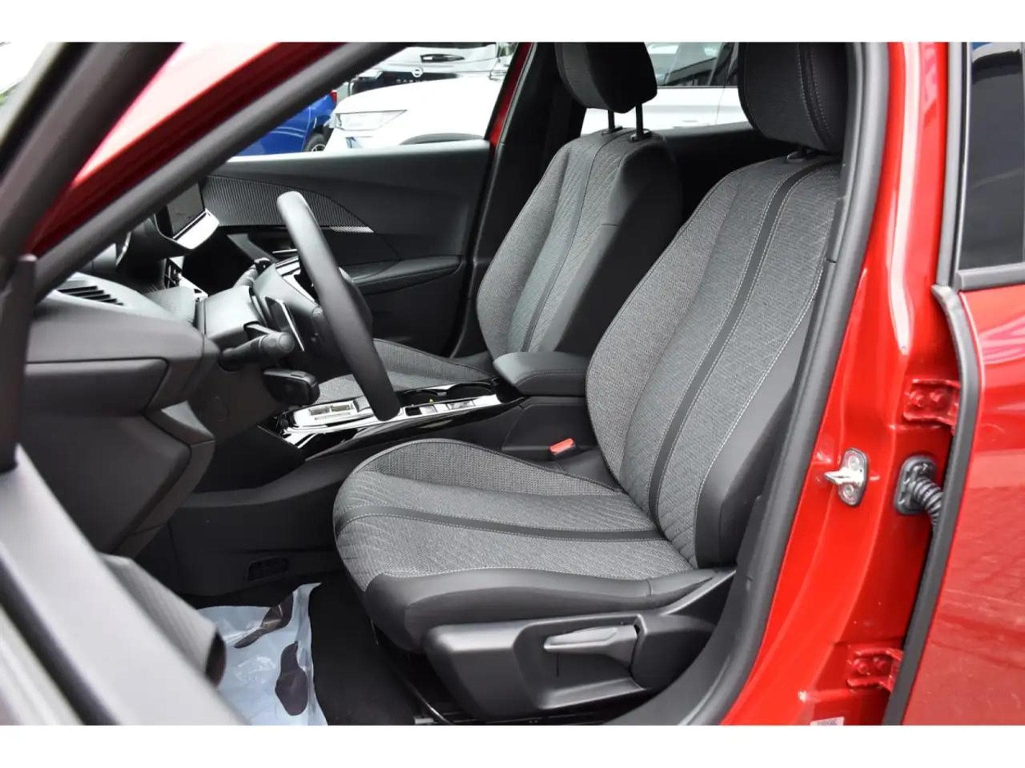 Peugeot 2008 (2025) - Photo 6