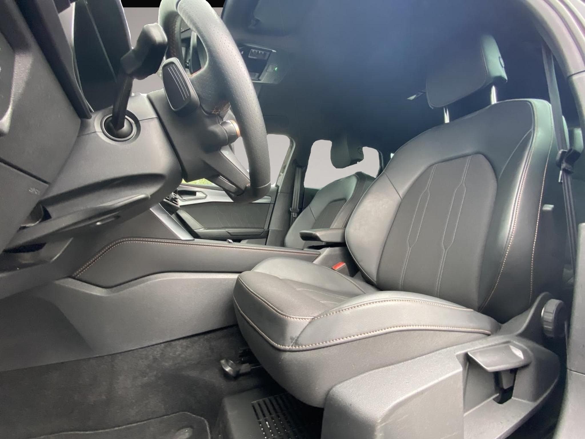 Cupra Leon (2025) - Photo 8