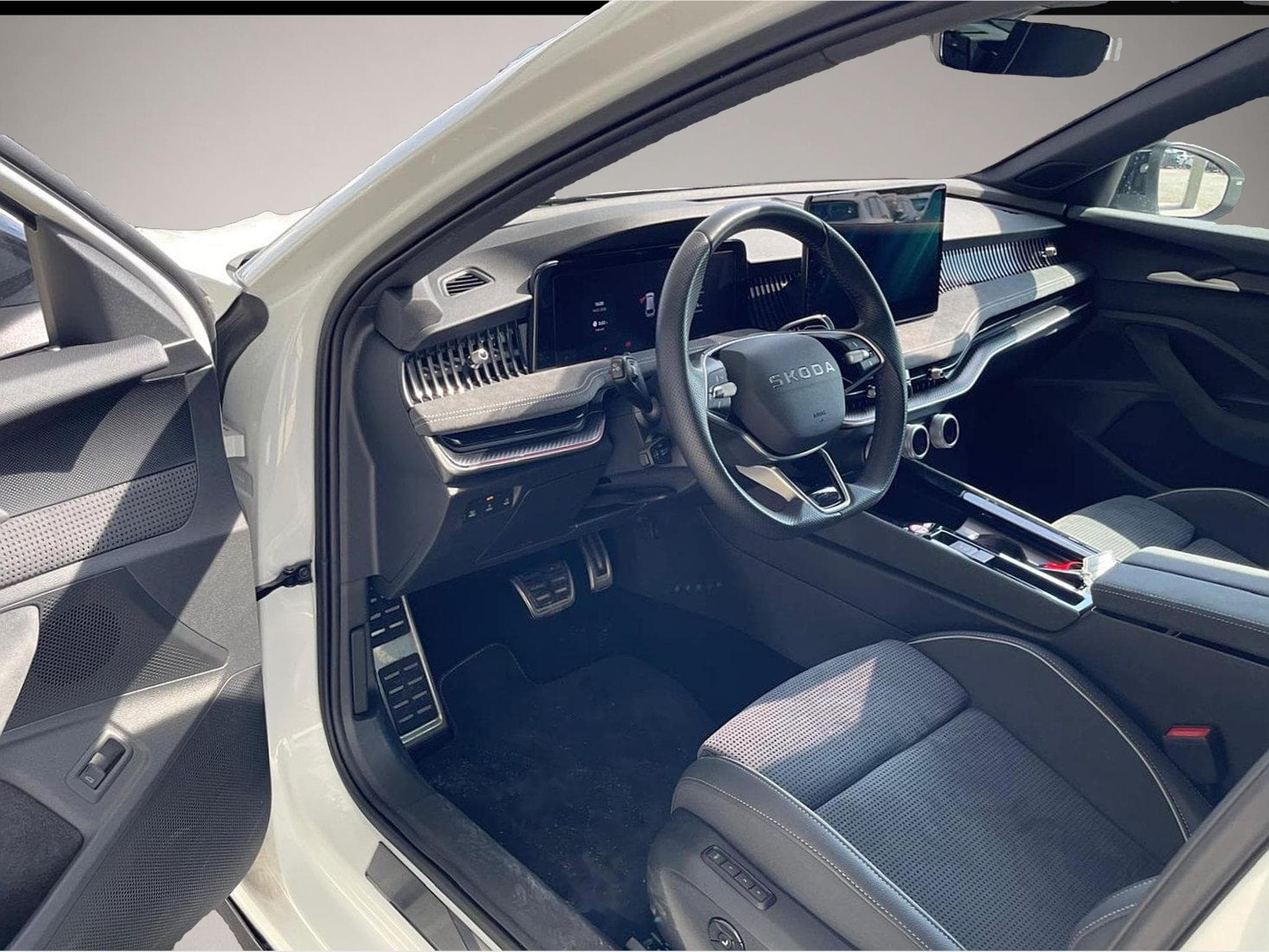 Skoda Superb (2025) - Photo 3
