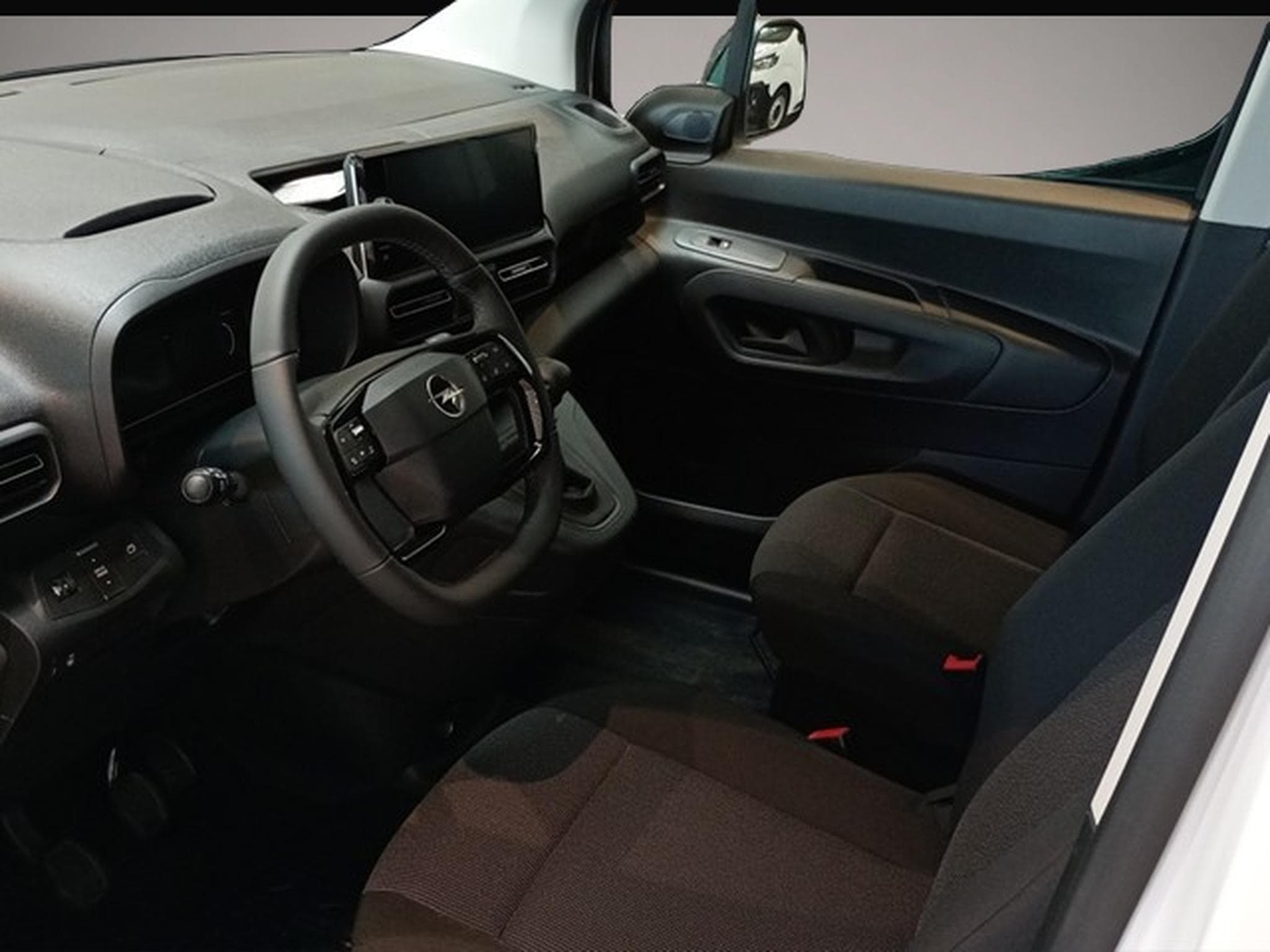 Opel Monterey (2026) - Photo 7