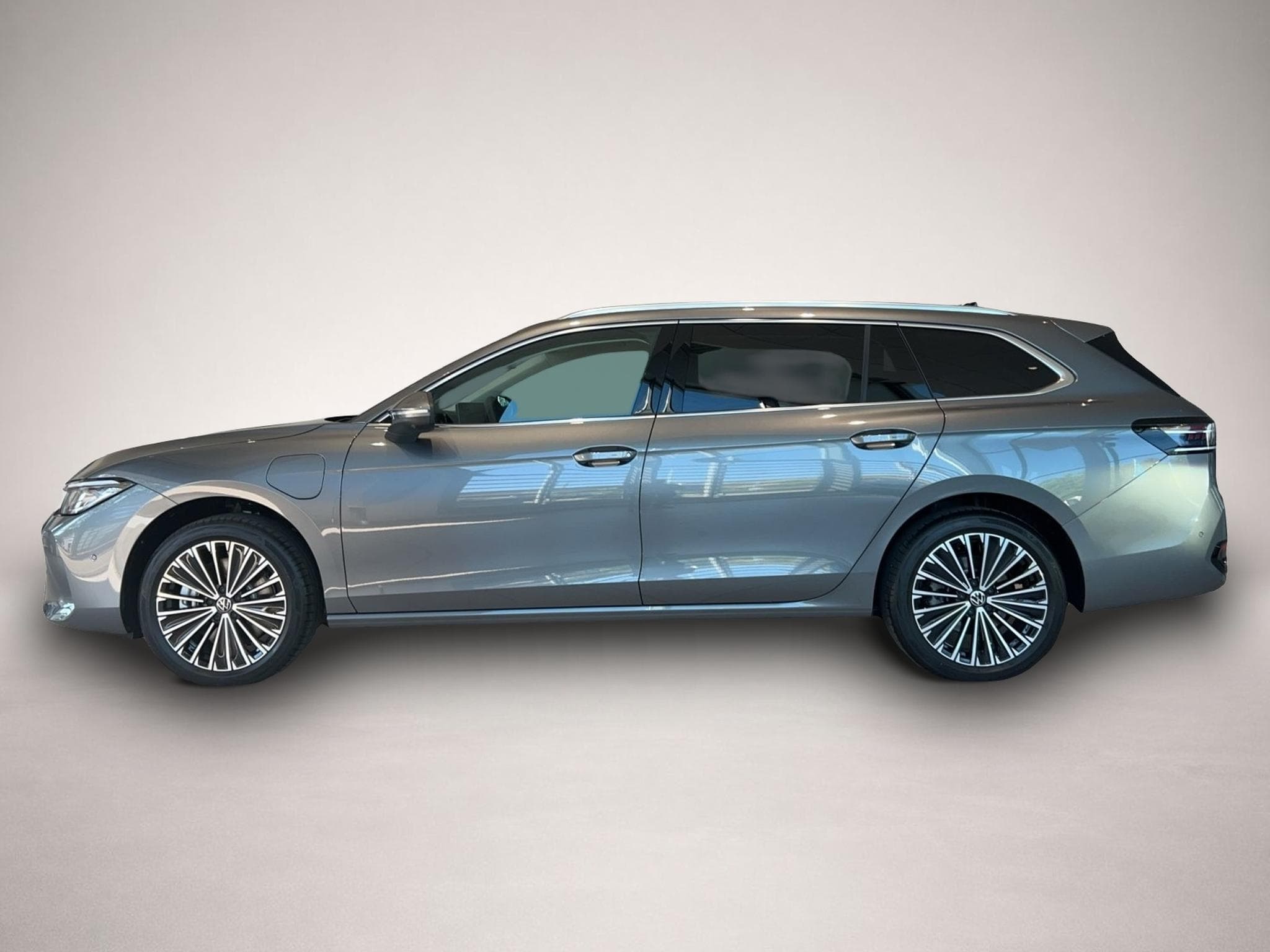 VW Passat (2025) - Photo 4