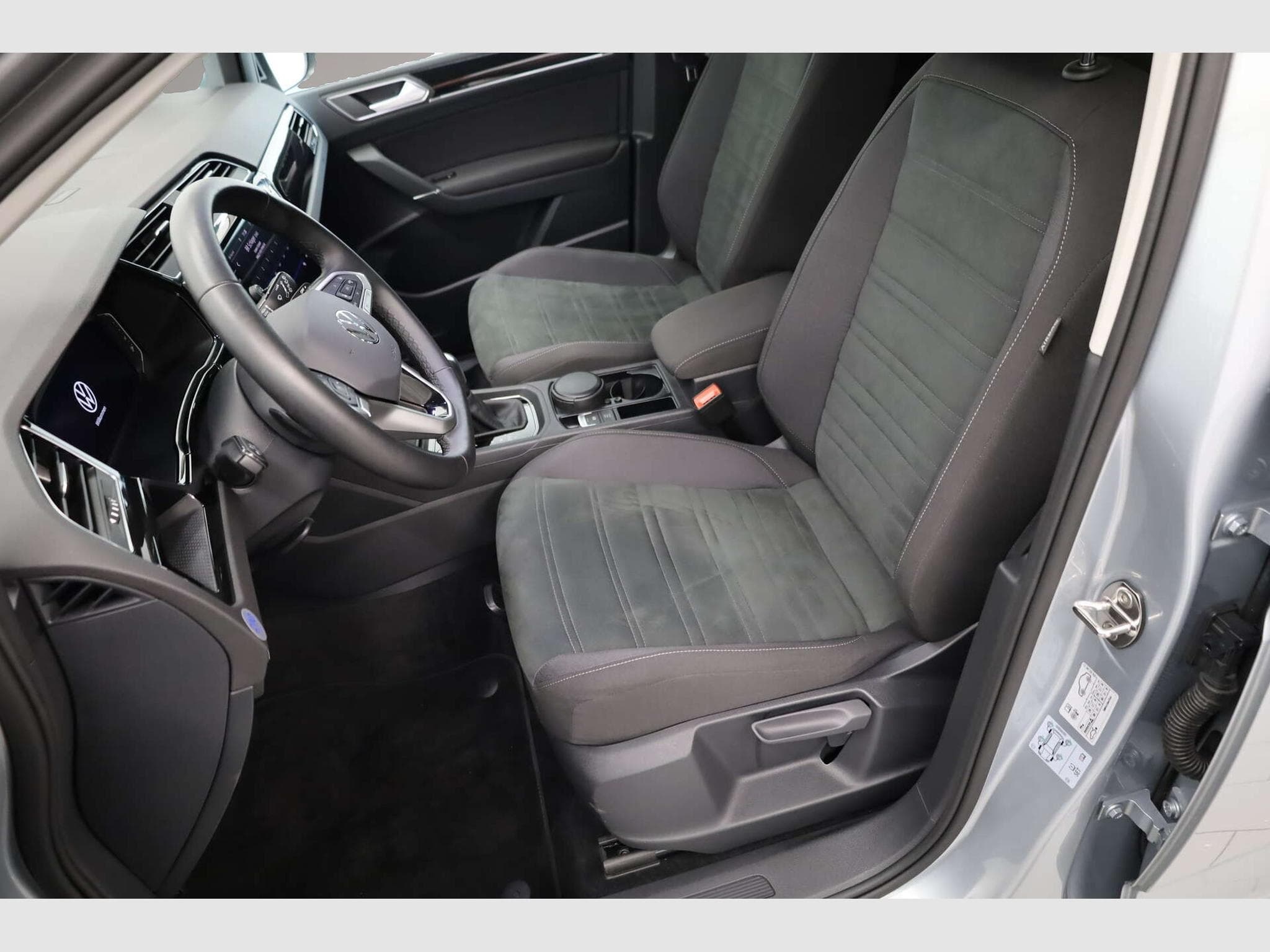 VW Touran (2025) - Photo 5