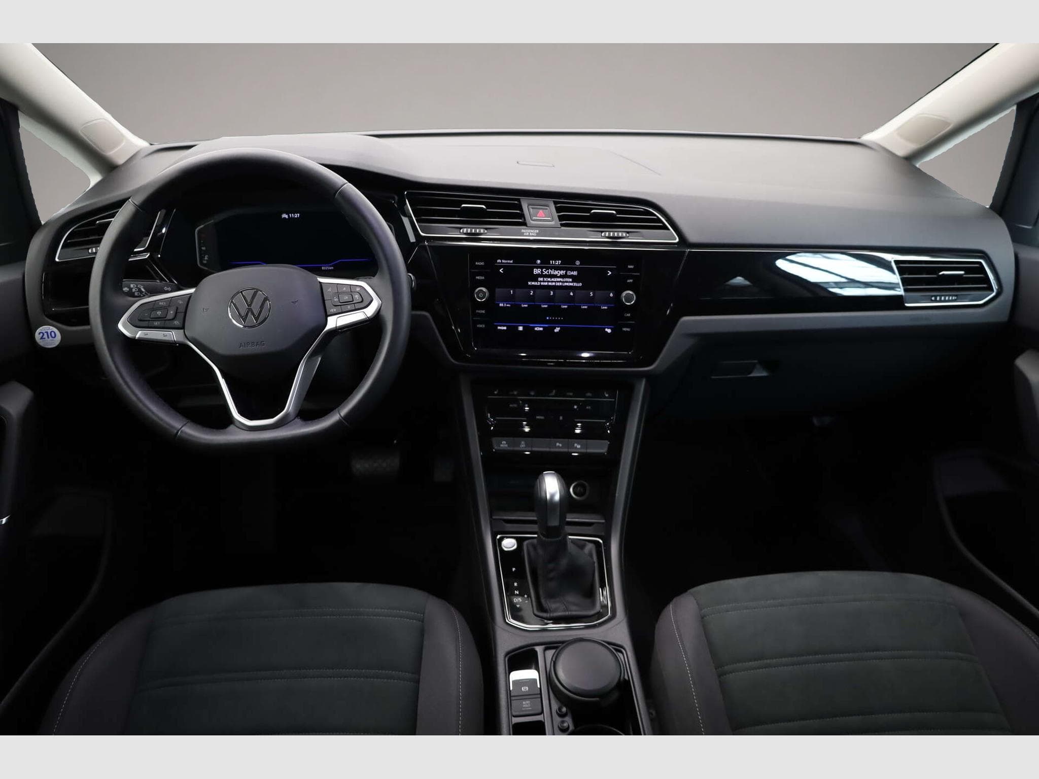 VW Touran (2025) - Photo 6