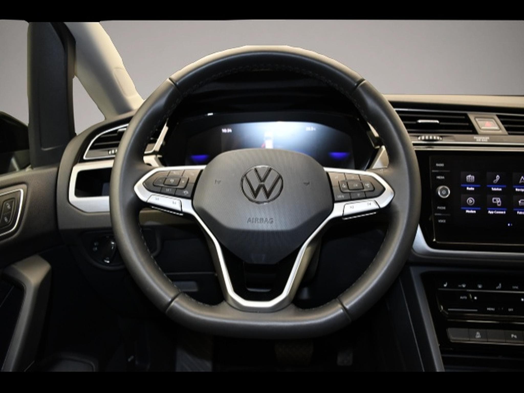 VW Touran (2025) - Photo 5