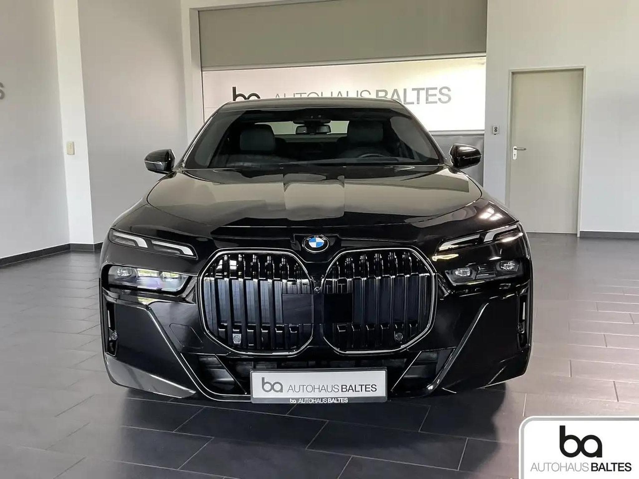 BMW 740 (2026) - Photo 2