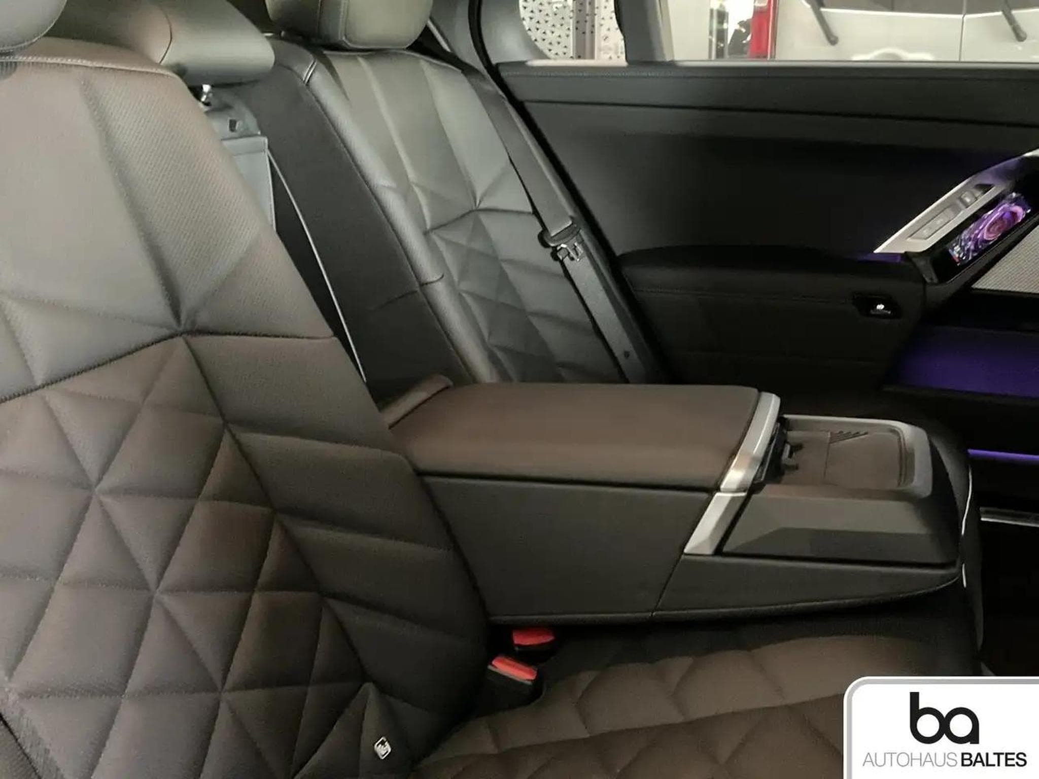 BMW 740 (2026) - Photo 8