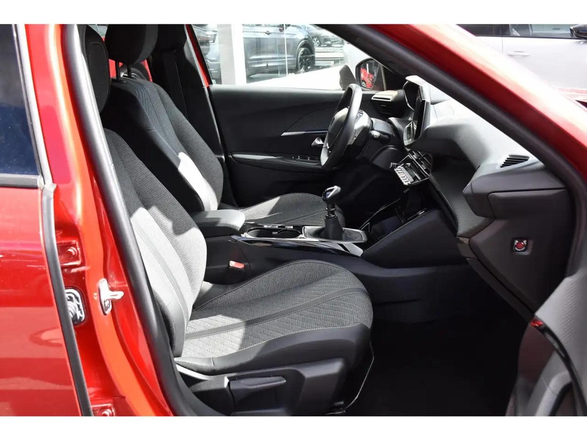 Peugeot 2008 (2025) - Photo 7