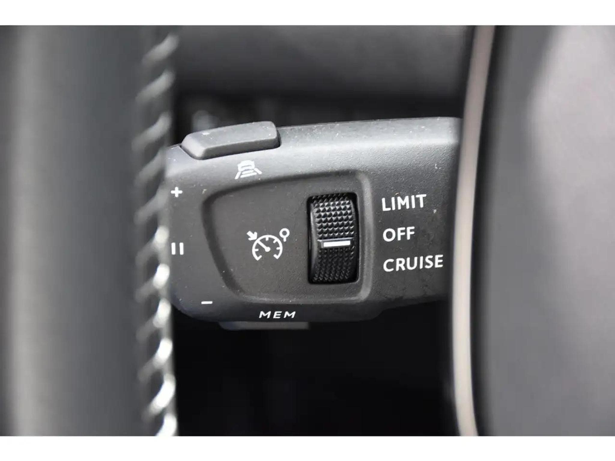 Peugeot 2008 (2025) - Photo 21