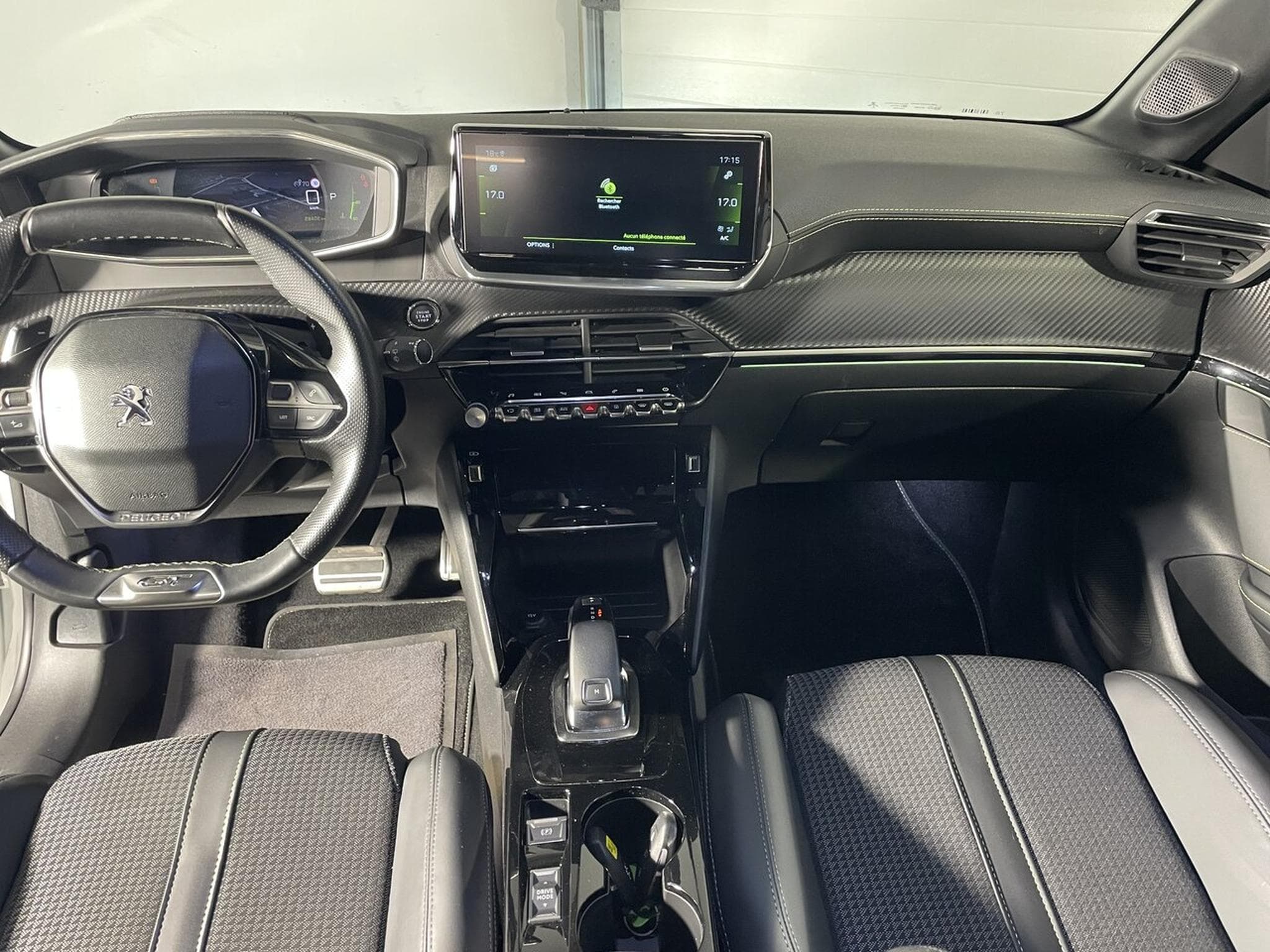 Peugeot 208 1.2 ESSENCE 100 CV GT BLUETOOTH 5P (2021) - Photo 3
