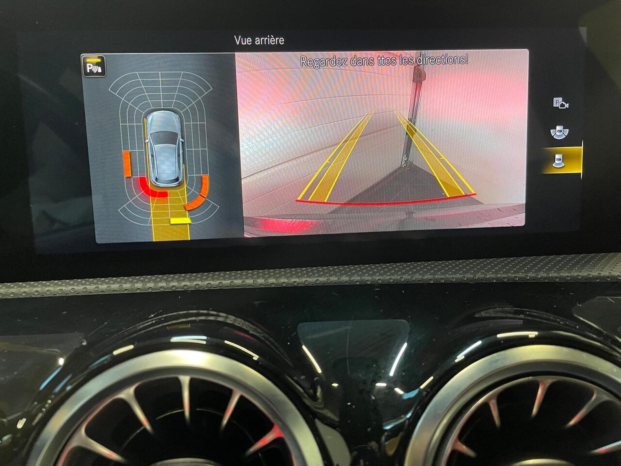 Mercedes A 180 116 7G-DCT AMG LINE GPS (2020) - Photo 4