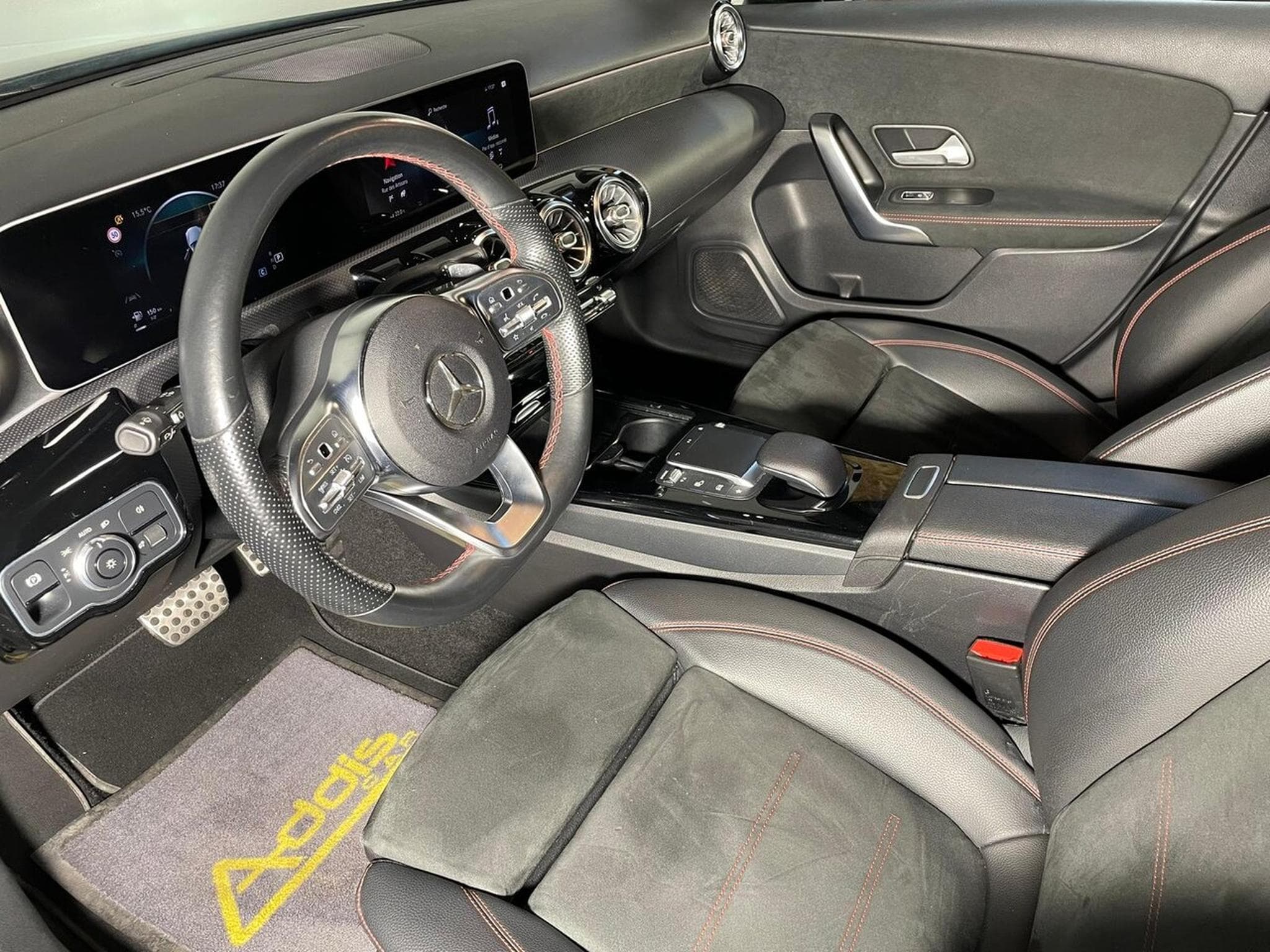 Mercedes A 180 116 7G-DCT AMG LINE GPS (2020) - Photo 8