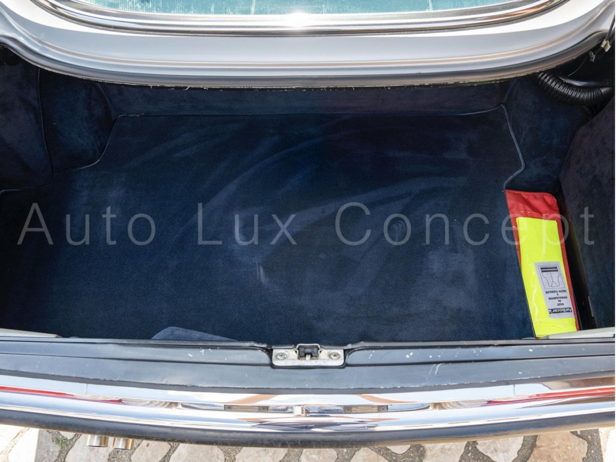 Mercedes 500 SLC (1982) - Photo 29