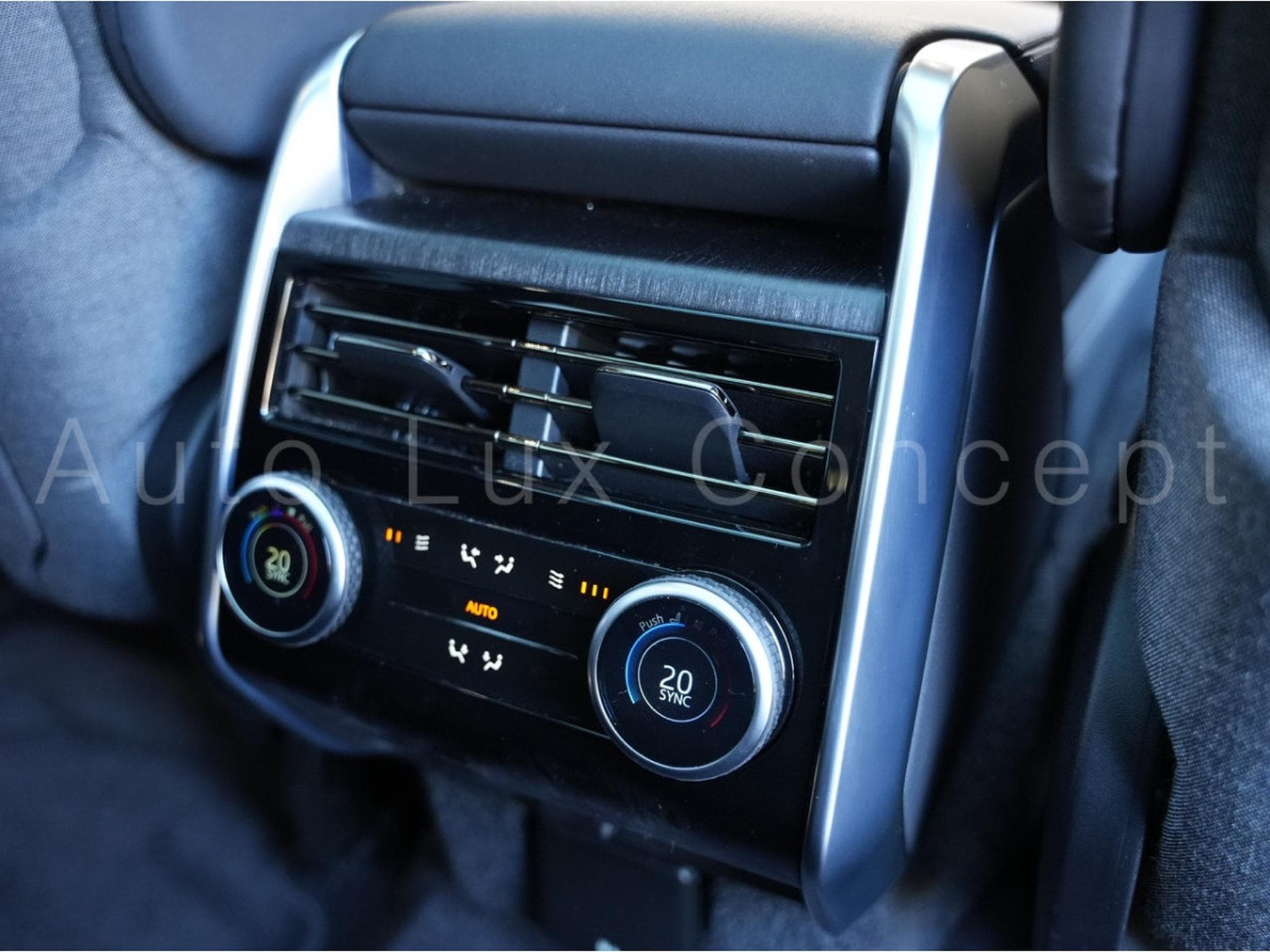 Land-Rover Range Rover P530 First Edition (2022) - Photo 21