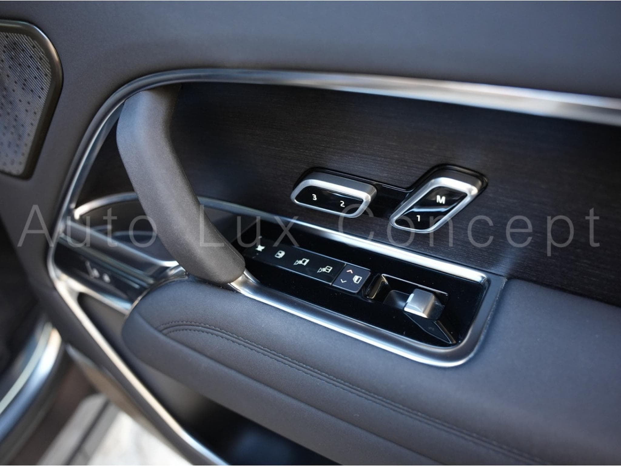 Land-Rover Range Rover P530 First Edition (2022) - Photo 24
